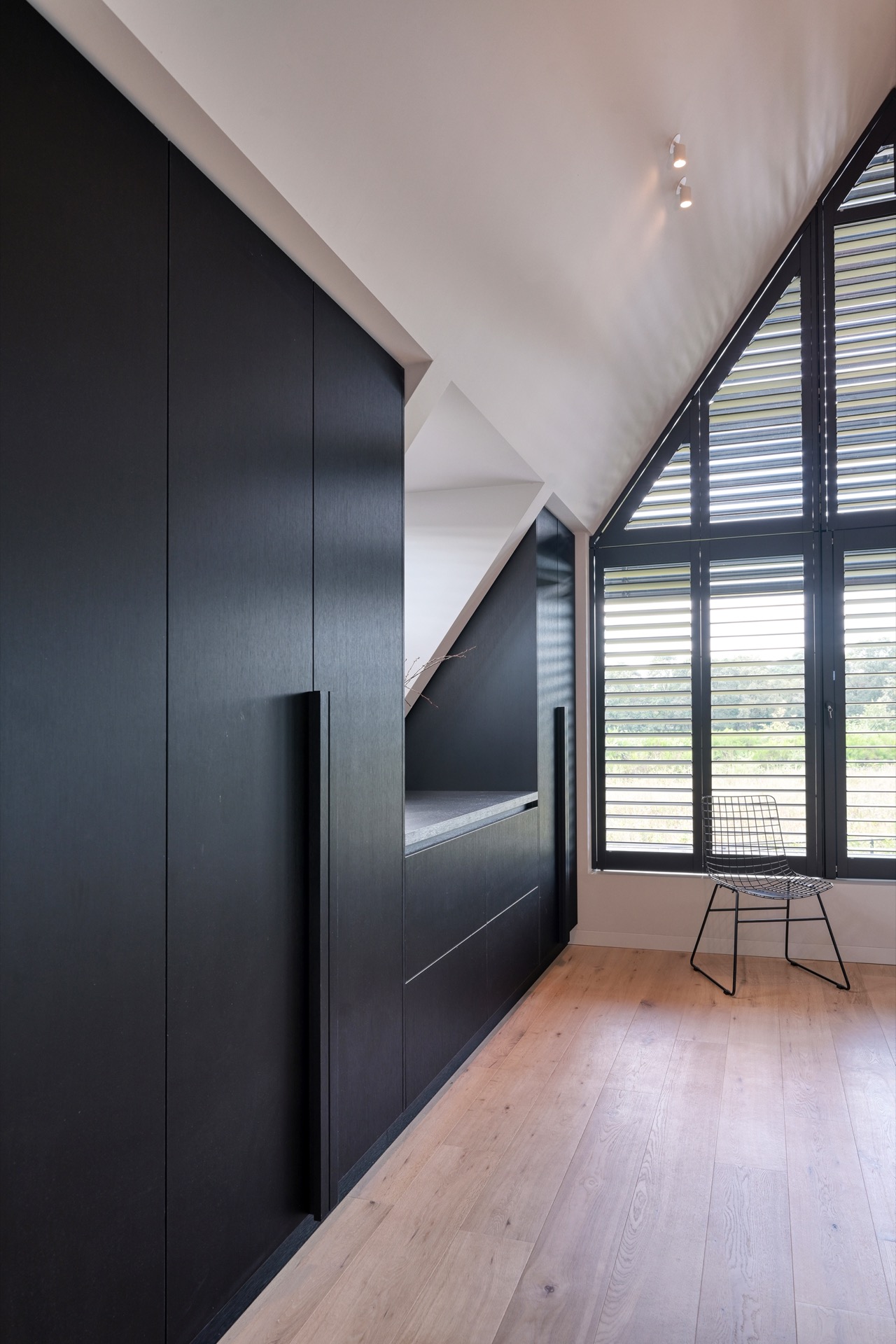 full home interior: hallway with dark wall panels along the stairwell and skylight with shutters, Luxe, Design, Exclusief, Modern, Maatwerk, Bijzondere, Mooie