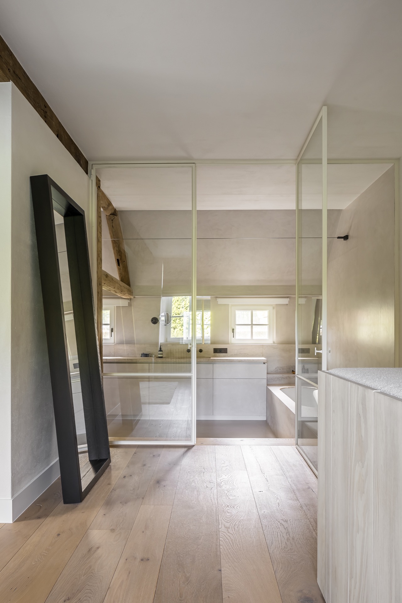 living indoor outdoor: armadi su misura con ante bianche senza maniglie e faretti a incasso, Luxury, Design, Exclusive, Modern, Custom Made, Special, Beautiful