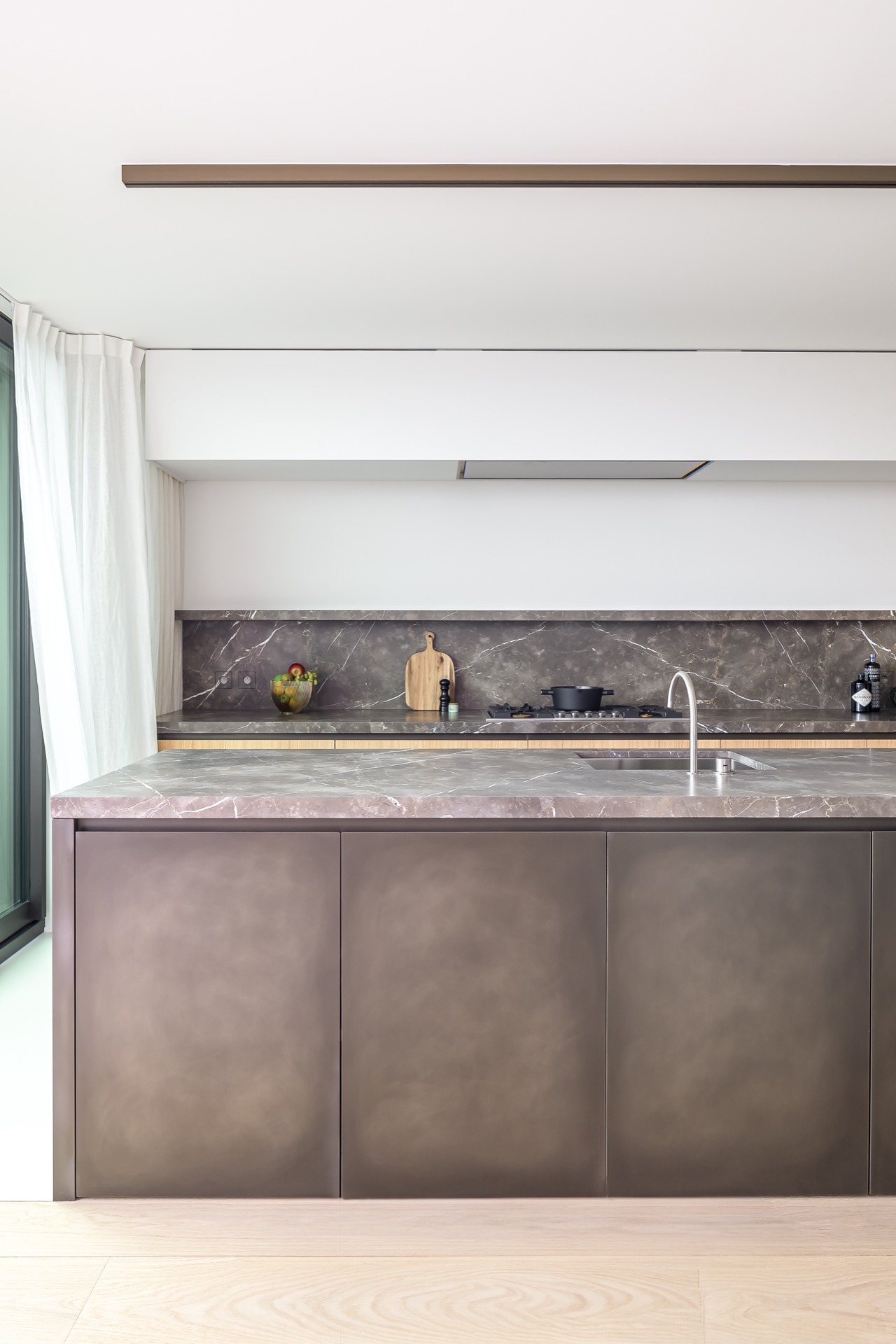 24+ Incredible Luxury Penthouse Exterior Architecture Design Ideas - Textured Painting In Luxury Penthouse Units