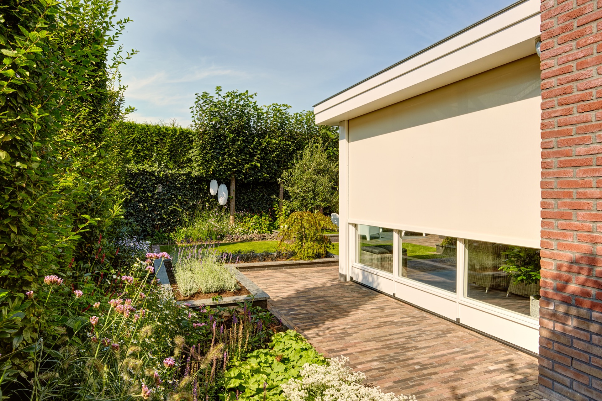 outdoor room sliding glass: close-up of sliding rail and glazed panel along the tiled floor of the outdoor room, Luxury, Design, Exclusive, Modern, Custom Made, Special, Beautiful