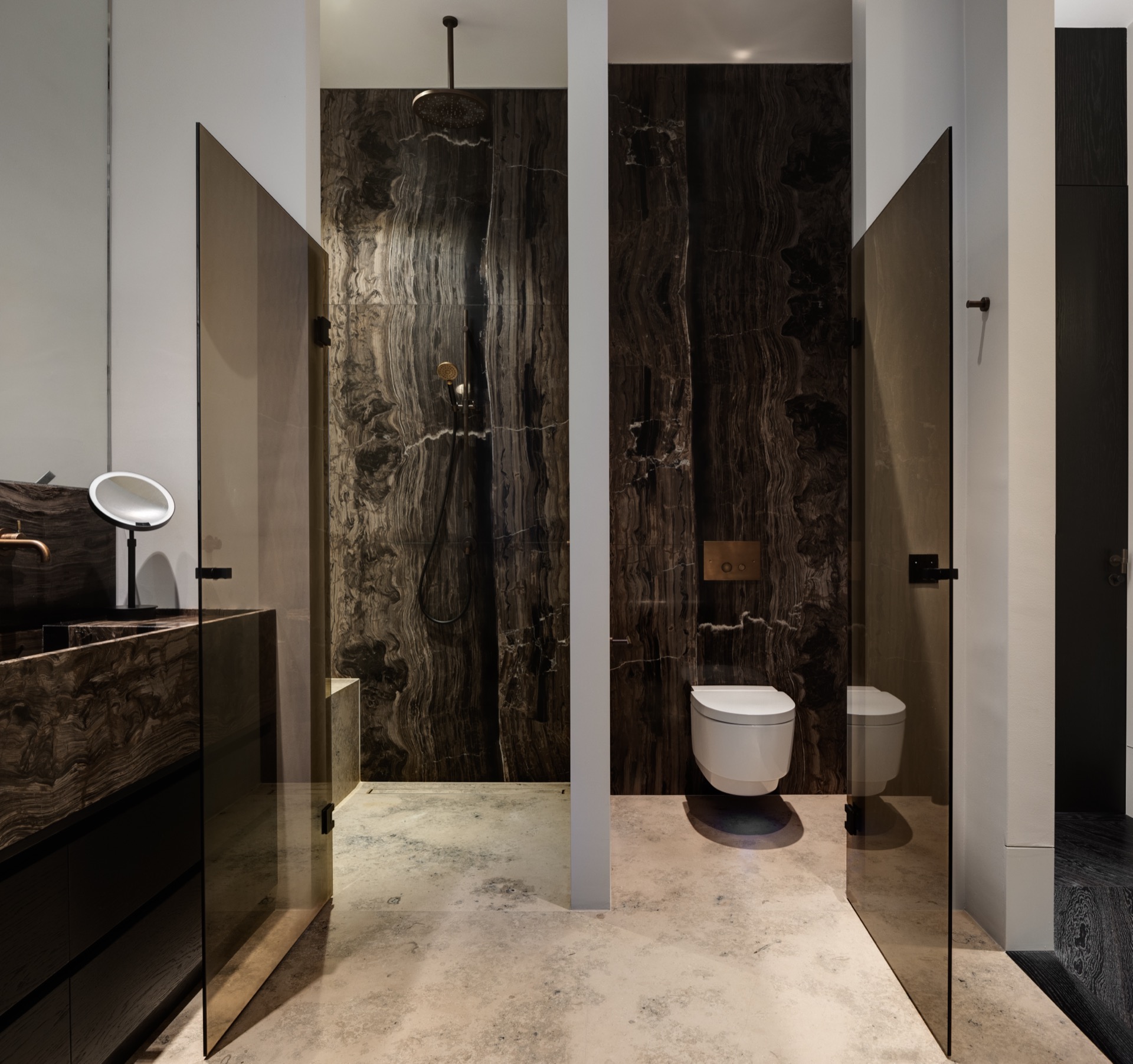 villa loft moderna di lusso con cucina open space: zona doccia con pareti effetto pietra e box in vetro, Luxury, Design, Exclusive, Modern, Custom Made, Special, Beautiful