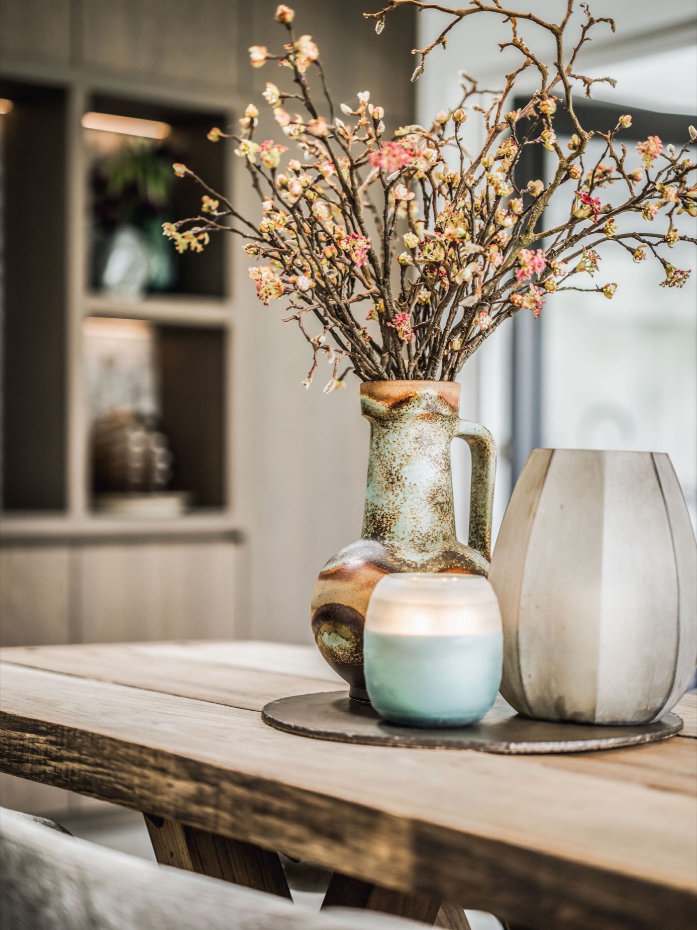 interni casa moderni: soggiorno luminoso con grandi finestre e luci sul soffitto, Luxury, Design, Exclusive, Modern, Custom Made, Special, Beautiful