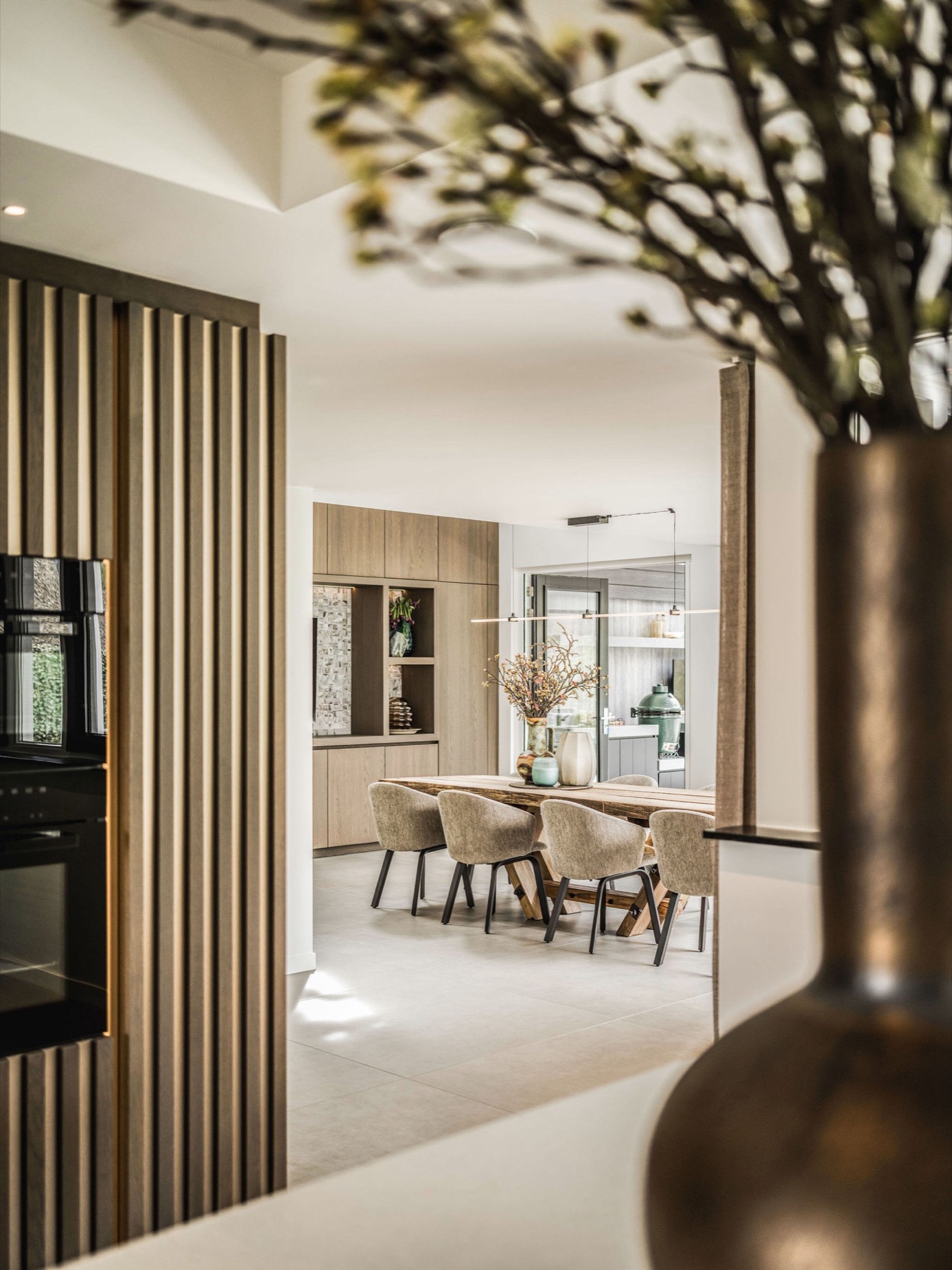 interni casa moderni: dettaglio di plafoniera da parete con parete testurizzata, Luxury, Design, Exclusive, Modern, Custom Made, Special, Beautiful