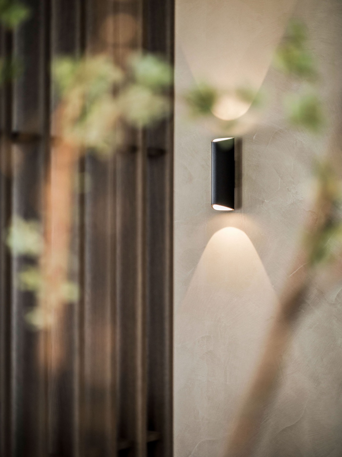 interni casa moderni: lampada da parete moderna su una parete elegante, atmosfera calda., Luxury, Design, Exclusive, Modern, Custom Made, Special, Beautiful
