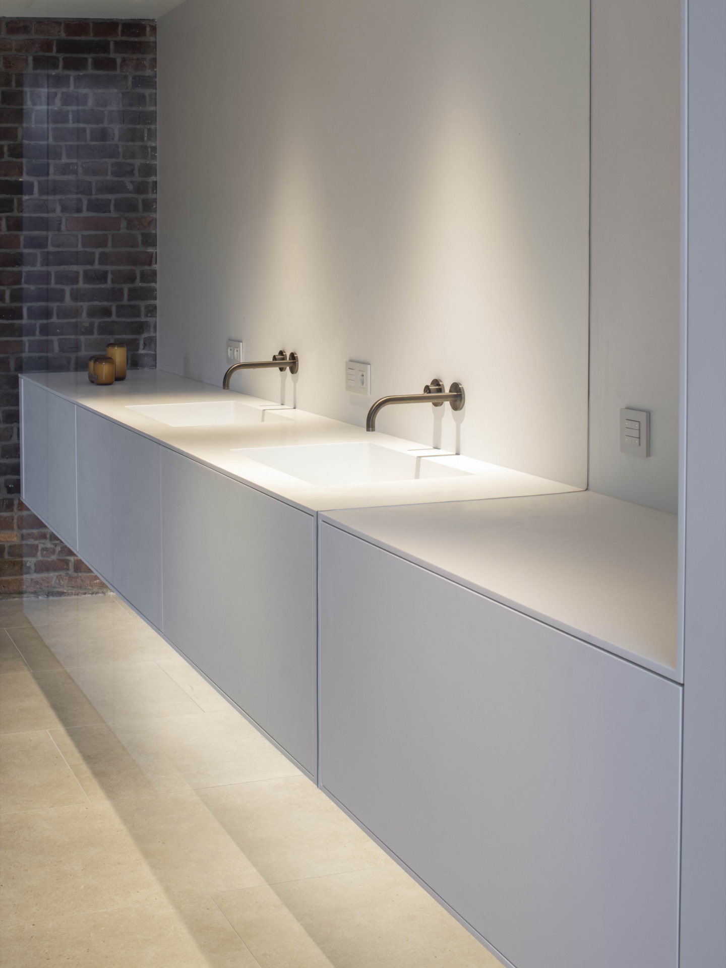 ristrutturazione casa: vista di casa moderna con grandi finestre e panorama urbano, Luxury, Design, Exclusive, Modern, Custom Made, Special, Beautiful