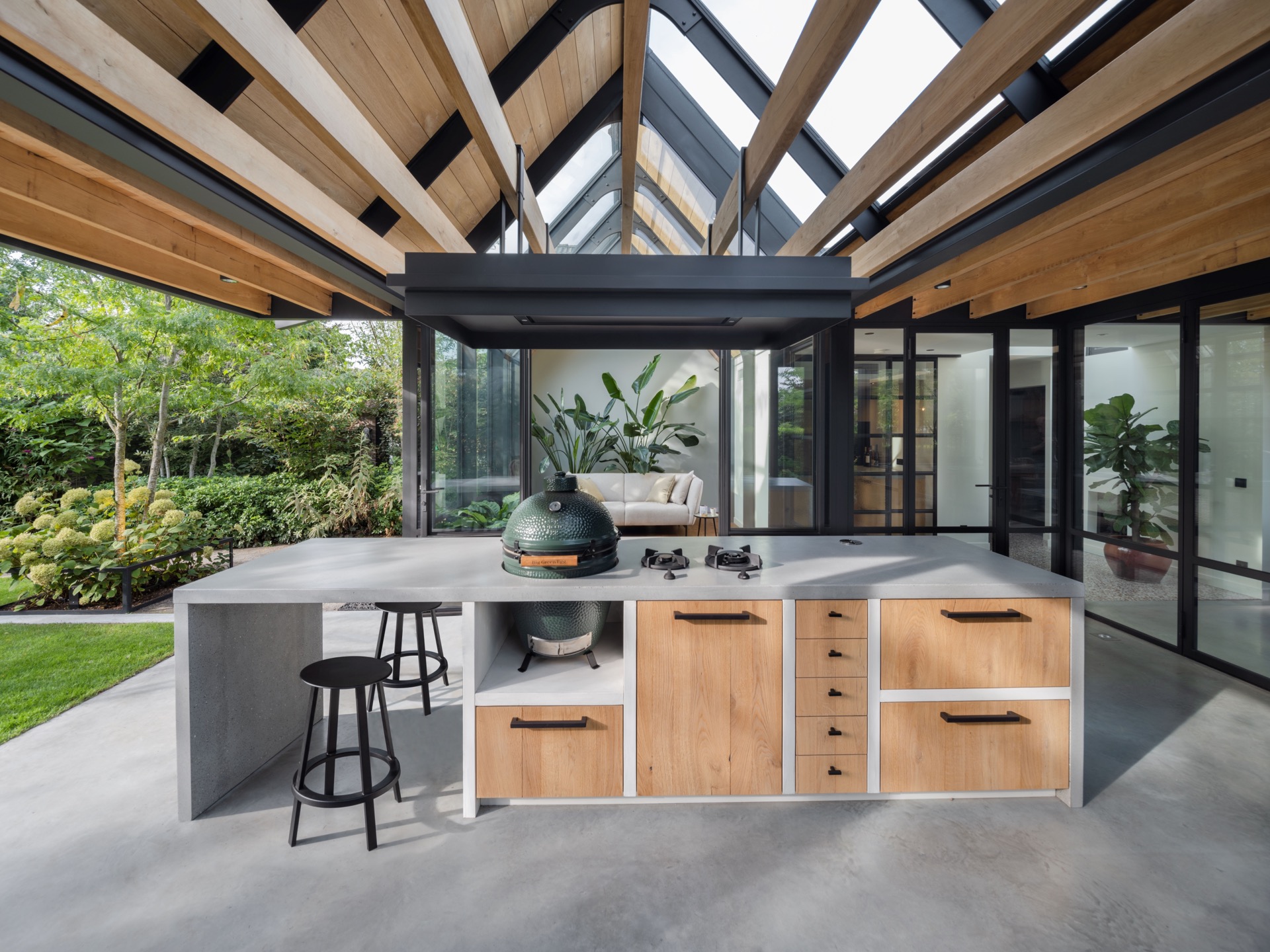 interno-esterno casa: interno con parete in vetro e vista sul giardino e all'interno, Luxury, Design, Exclusive, Modern, Custom Made, Special, Beautiful