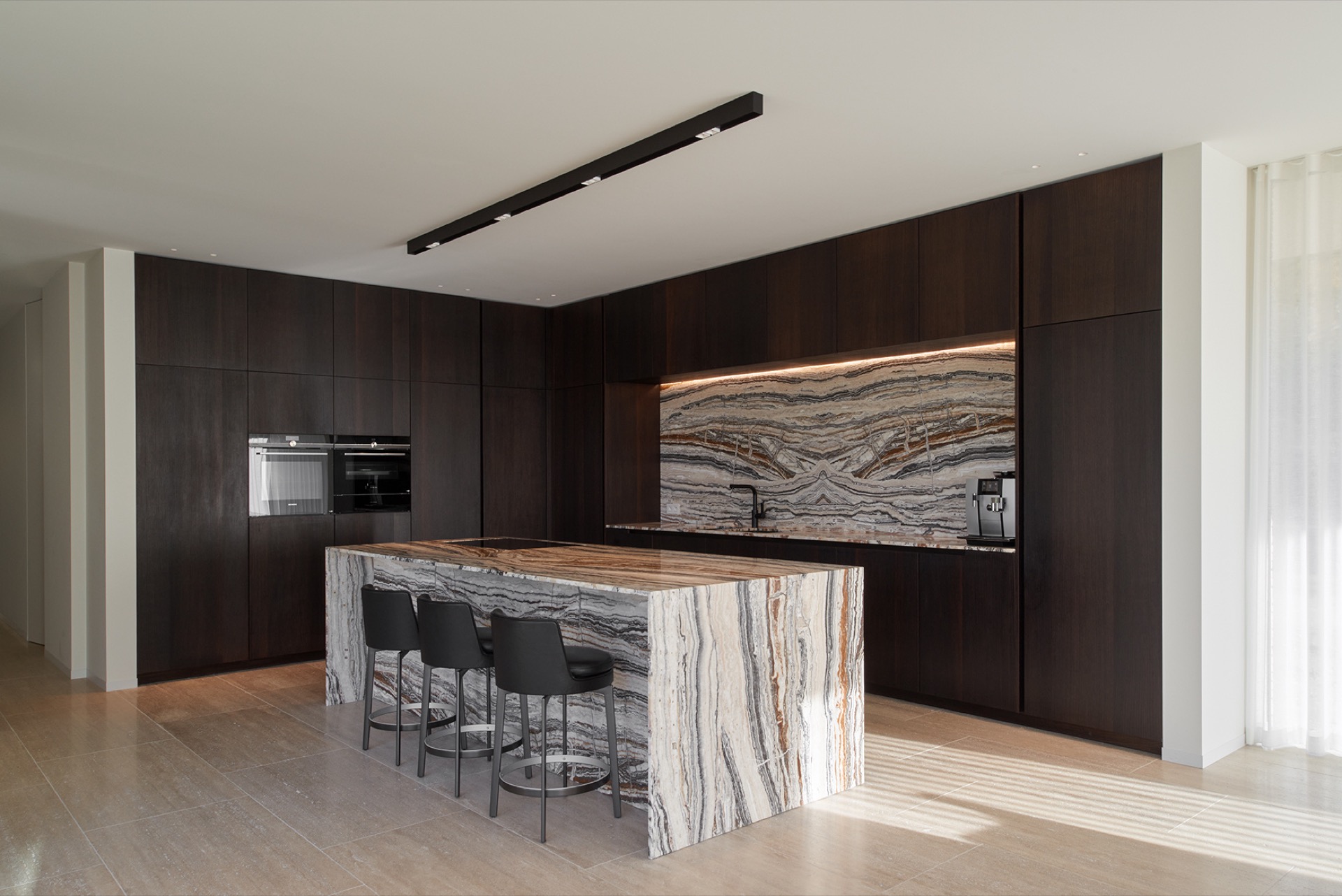 Uniek keukeneiland in stijlvol travertin, Luxe, Design, Exclusief, Modern, Maatwerk, Bijzondere, Mooie