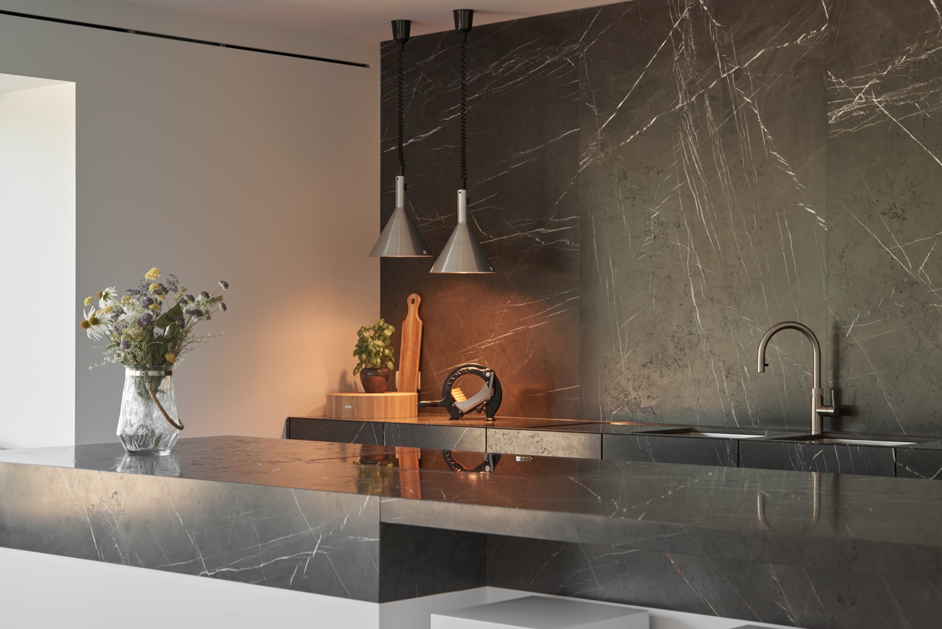 Design cucina in marmo: dettaglio di cucina con piano in marmo e connettori, Luxury, Design, Exclusive, Modern, Custom Made, Special, Beautiful