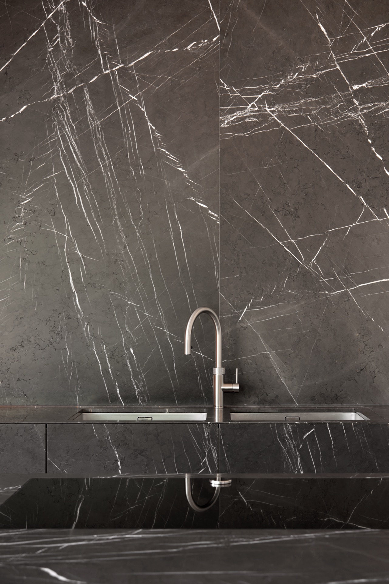 Design cucina in marmo: primo piano del piano in marmo e retroscocina con venature bianche, Luxury, Design, Exclusive, Modern, Custom Made, Special, Beautiful