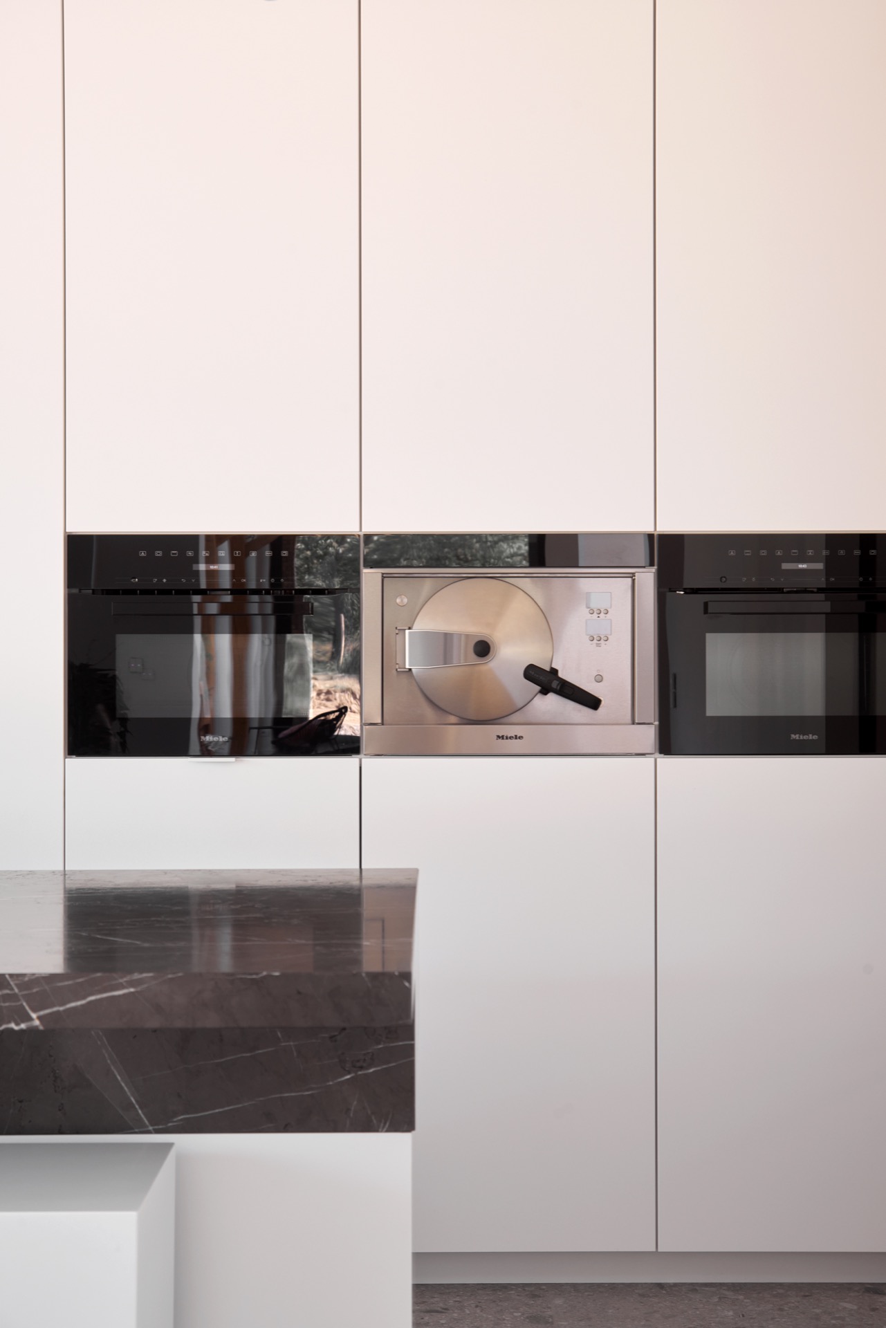 Design cucina in marmo: forno e microonde integrati in cucina moderna, Luxury, Design, Exclusive, Modern, Custom Made, Special, Beautiful