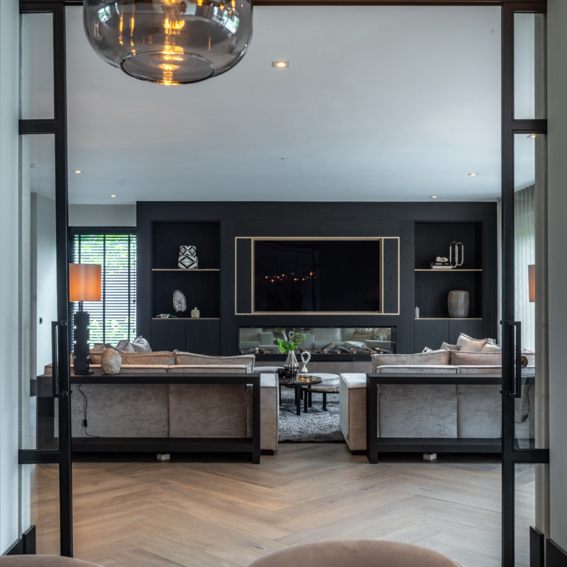 pavimento in parquet ceramico: soggiorno familiare con divani confortevoli e vista, Luxury, Design, Exclusive, Modern, Custom Made, Special, Beautiful