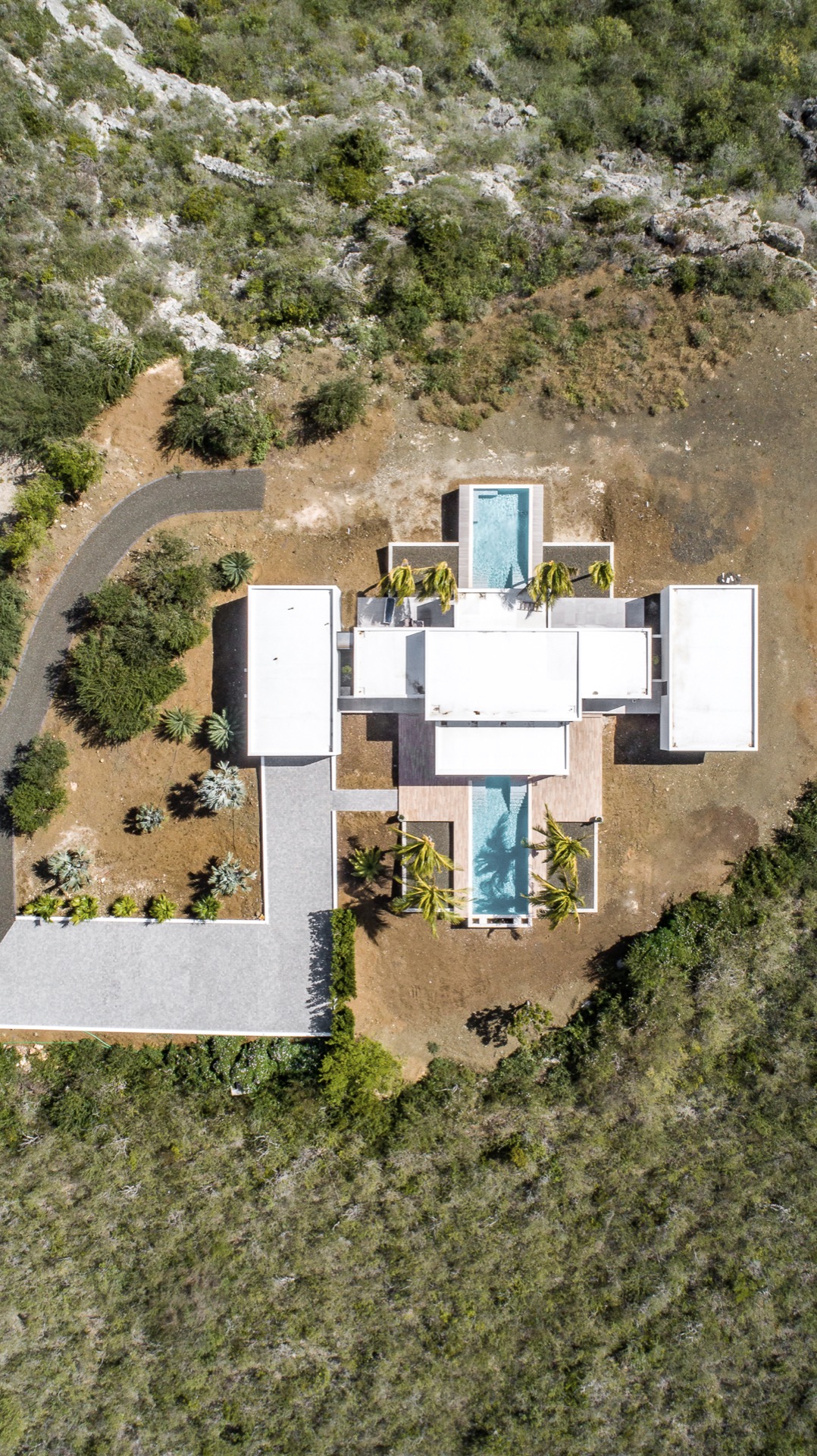 villa moderna con piscina: zona soggiorno interna con grande finestra, vista, design moderno, Luxe, Design, Exclusief, Modern, Maatwerk, Bijzondere, Mooie