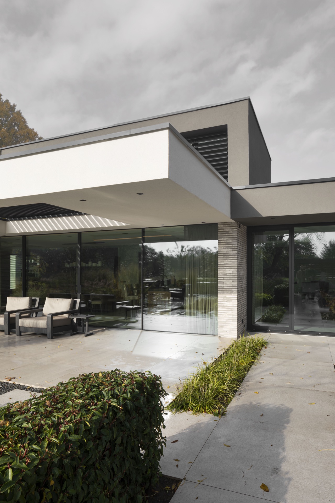 design casa moderna: soggiorno con grandi finestre e vista sul giardino, Luxury, Design, Exclusive, Modern, Custom Made, Special, Beautiful