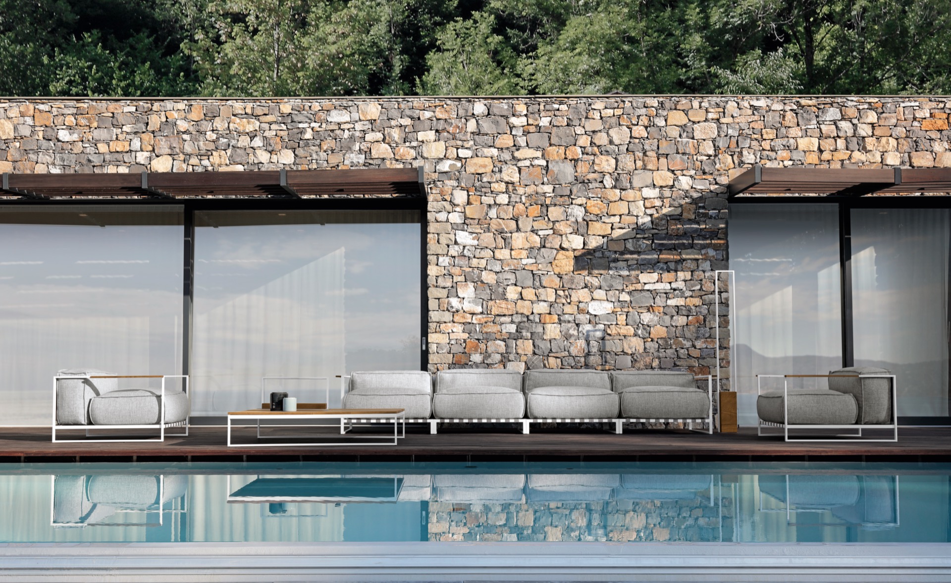 mobilio da giardino moderno: terrazza moderna con piscina e finitura in legno per vita all'aperto di lusso, Luxury, Design, Exclusive, Modern, Custom Made, Special, Beautiful
