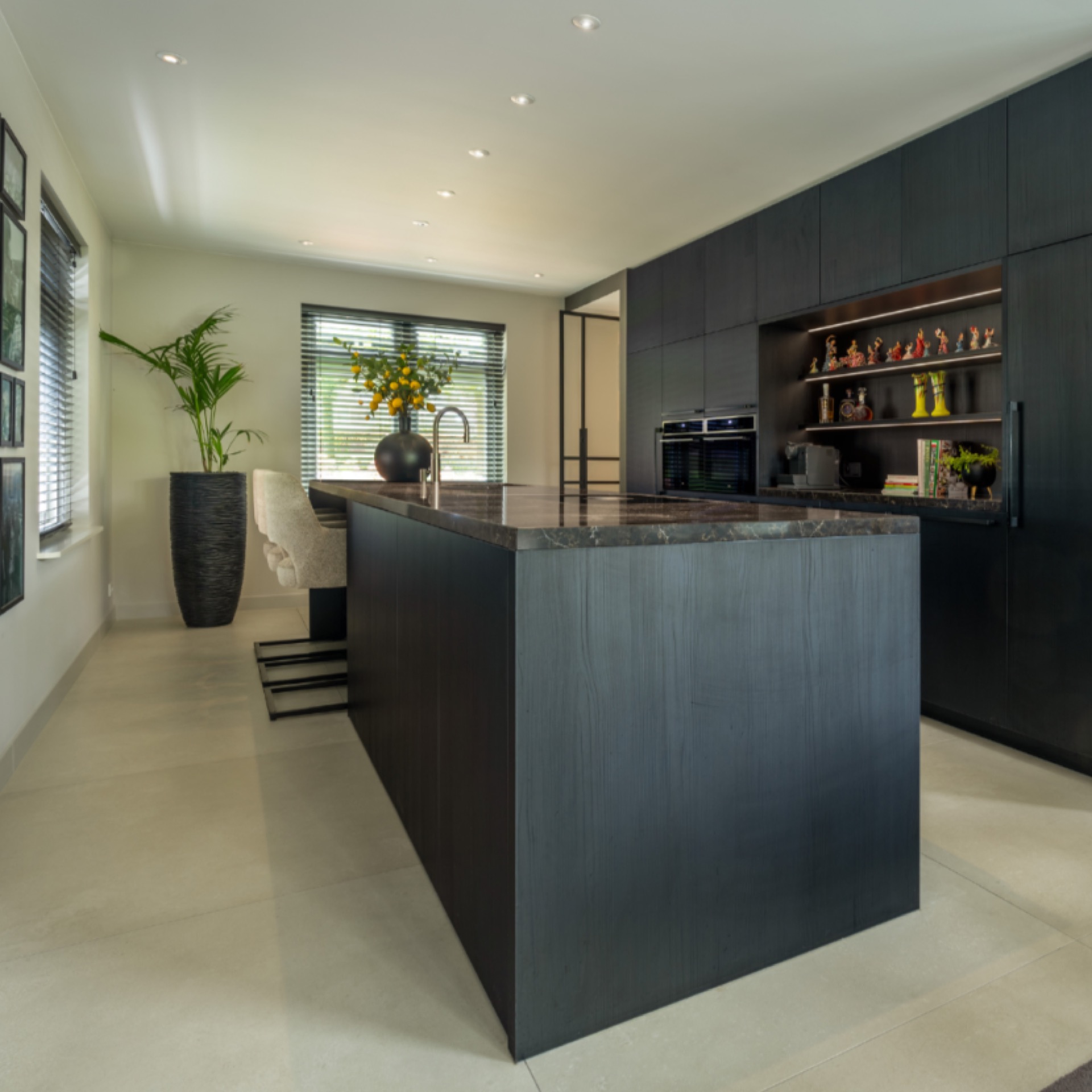 design di interni moderni: cucina moderna con piano in marmo e apparecchiature incorporate, Luxury, Design, Exclusive, Modern, Custom Made, Special, Beautiful