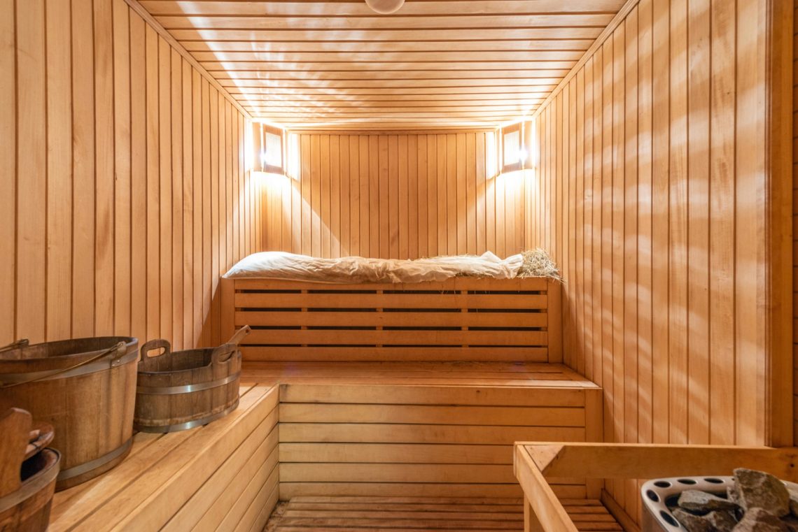 De ultieme luxe: waarom een buitensauna een must-have is voor jouw tuin