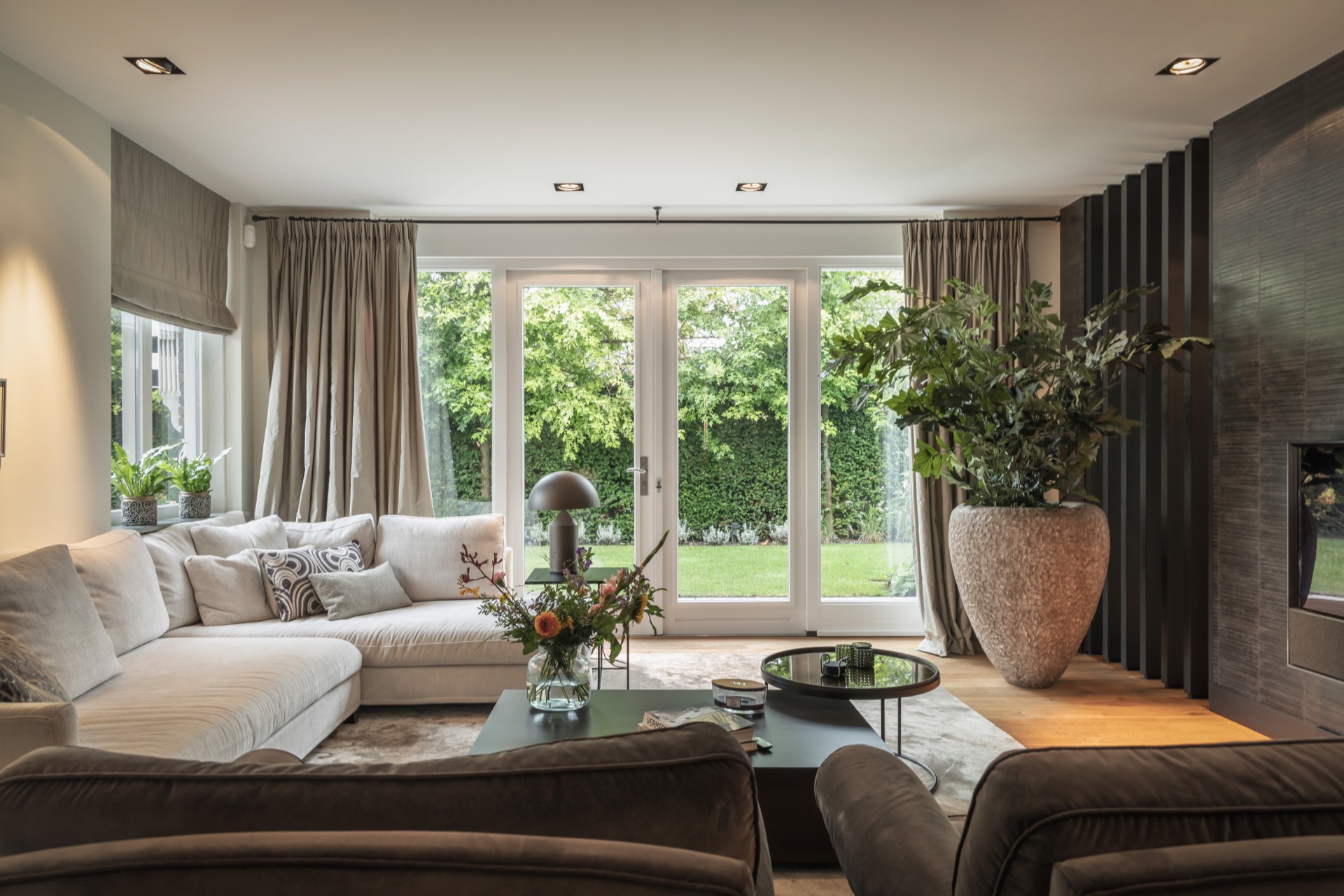 estensione in vetro moderna: giardino con terrazza e grandi finestre, villa moderna, giardino verde, Luxury, Design, Exclusive, Modern, Custom Made, Special, Beautiful