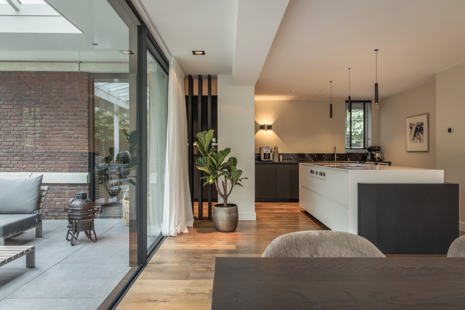 estensione in vetro moderna: cucina moderna con pavimento in legno e dettagli in marmo, Luxury, Design, Exclusive, Modern, Custom Made, Special, Beautiful