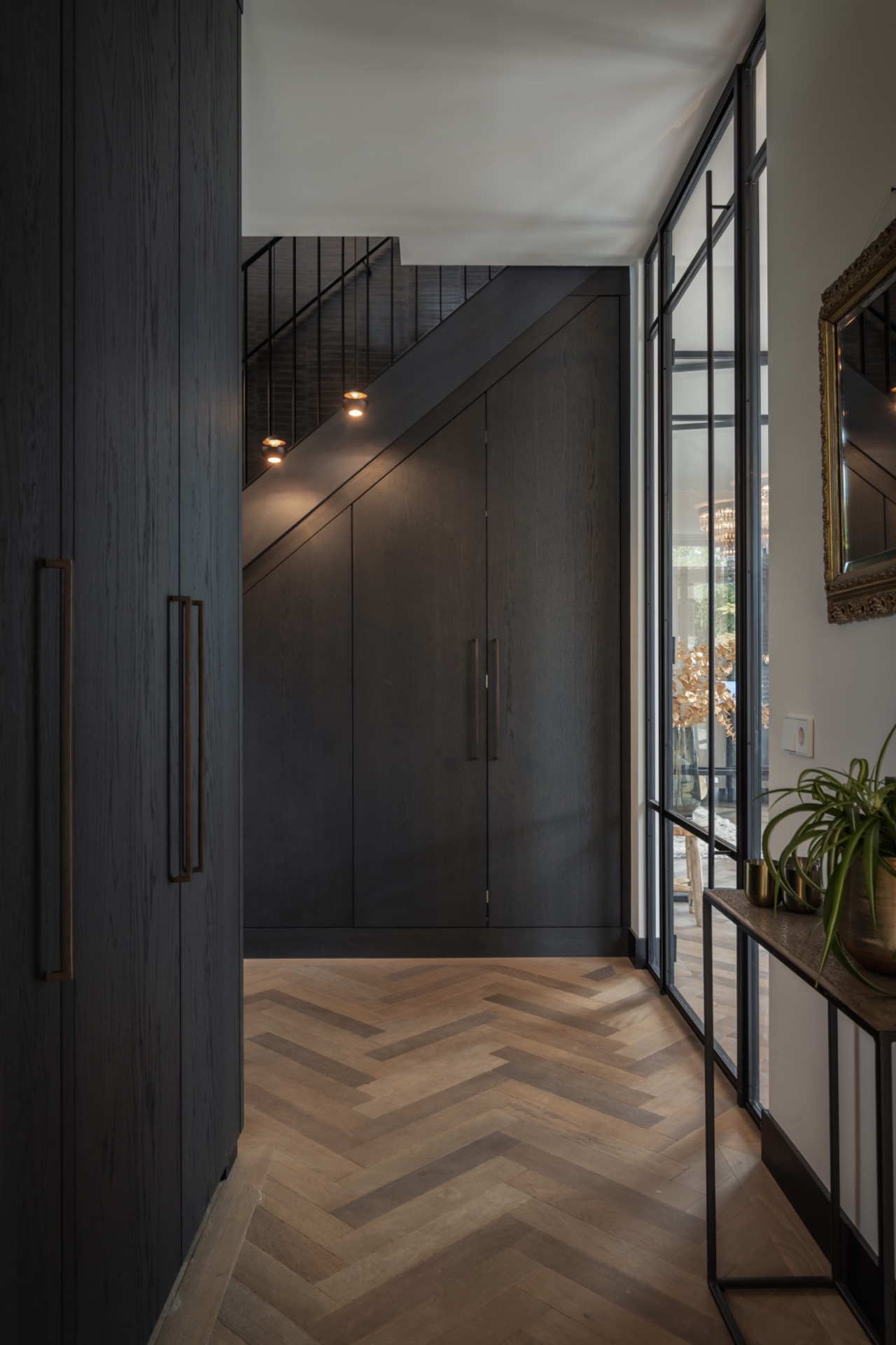 casa moderna: interno luminoso con grandi finestre in vetro e tavolo da pranzo con vista giardino, Luxury, Design, Exclusive, Modern, Custom Made, Special, Beautiful
