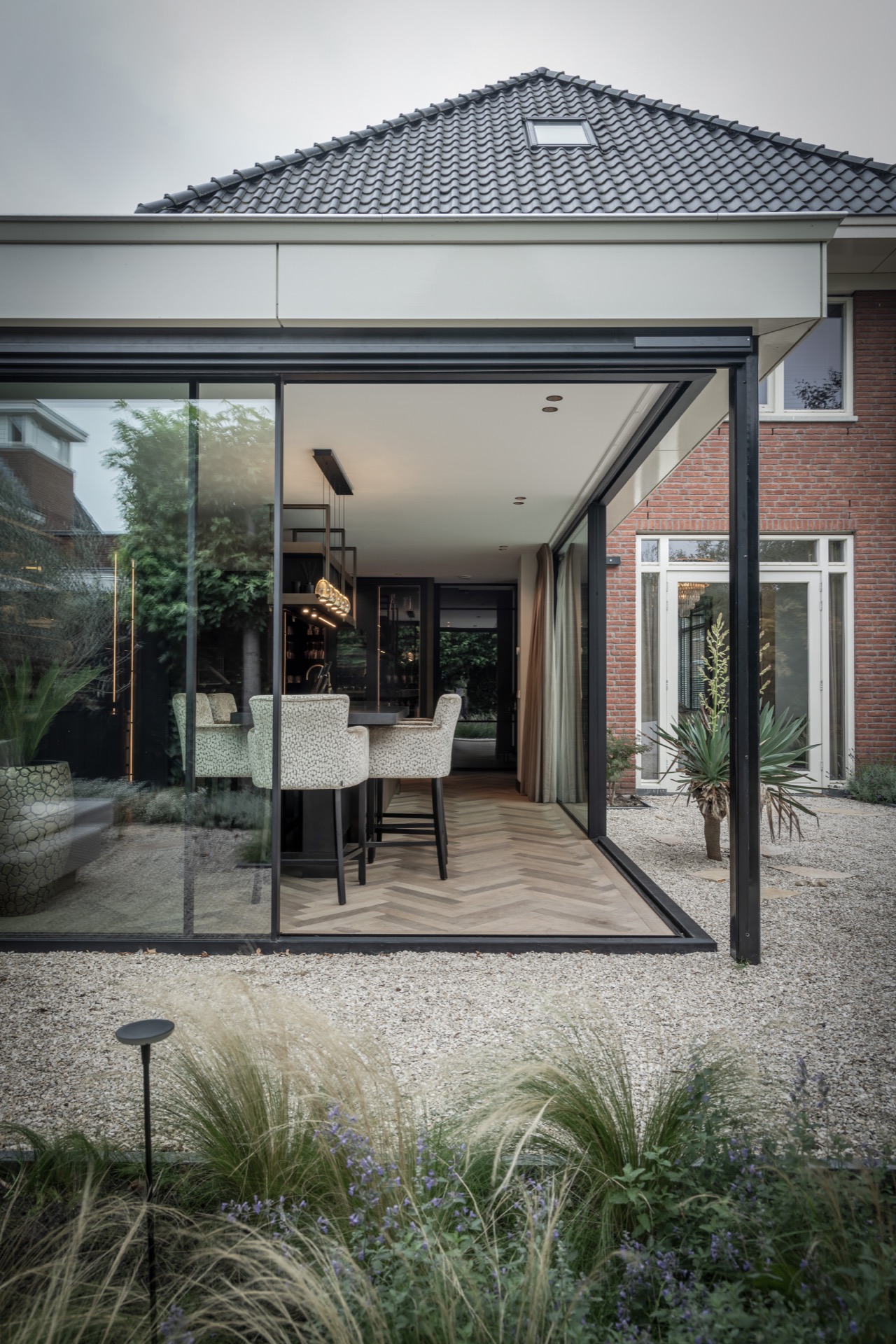 casa moderna: cucina di lusso e sala da pranzo con grandi finestre e pavimento in legno, Luxury, Design, Exclusive, Modern, Custom Made, Special, Beautiful