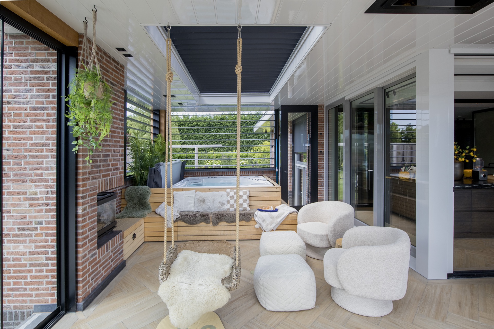 estensione esterna di lusso: veranda moderna con sedie relax, piante e grandi finestre, Luxury, Design, Exclusive, Modern, Custom Made, Special, Beautiful