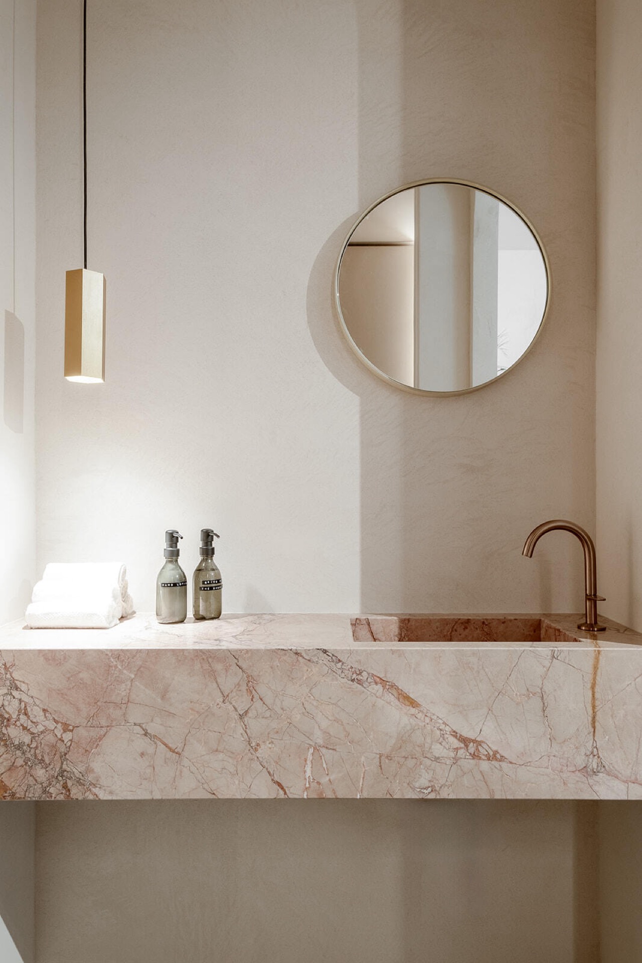 Interni in marmo: bagno con top in marmo, specchio e lavandino, Luxury, Design, Exclusive, Modern, Custom Made, Special, Beautiful