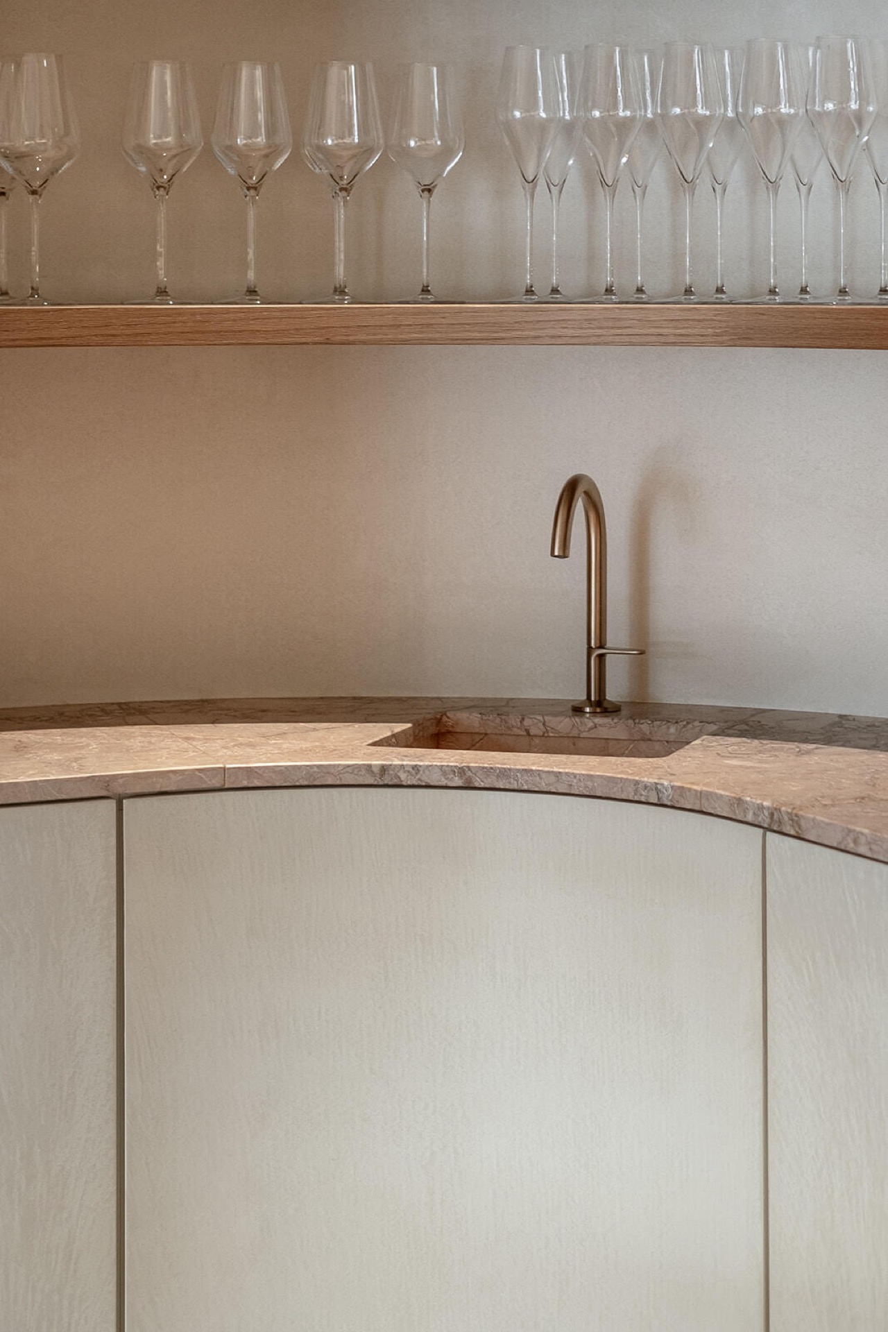 Interni in marmo: piano in marmo rosa con lavello integrato, cucina, Luxury, Design, Exclusive, Modern, Custom Made, Special, Beautiful