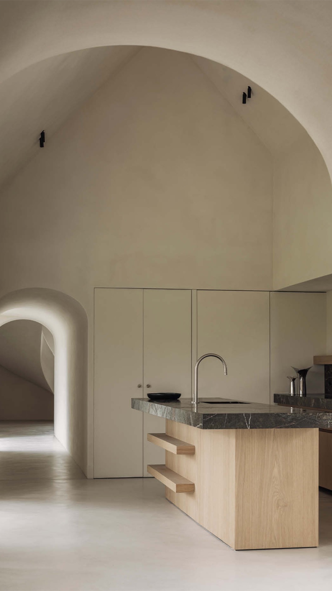 materiali naturali: cucina moderna con armadi in rovere e piano in marmo., Luxury, Design, Exclusive, Modern, Custom Made, Special, Beautiful