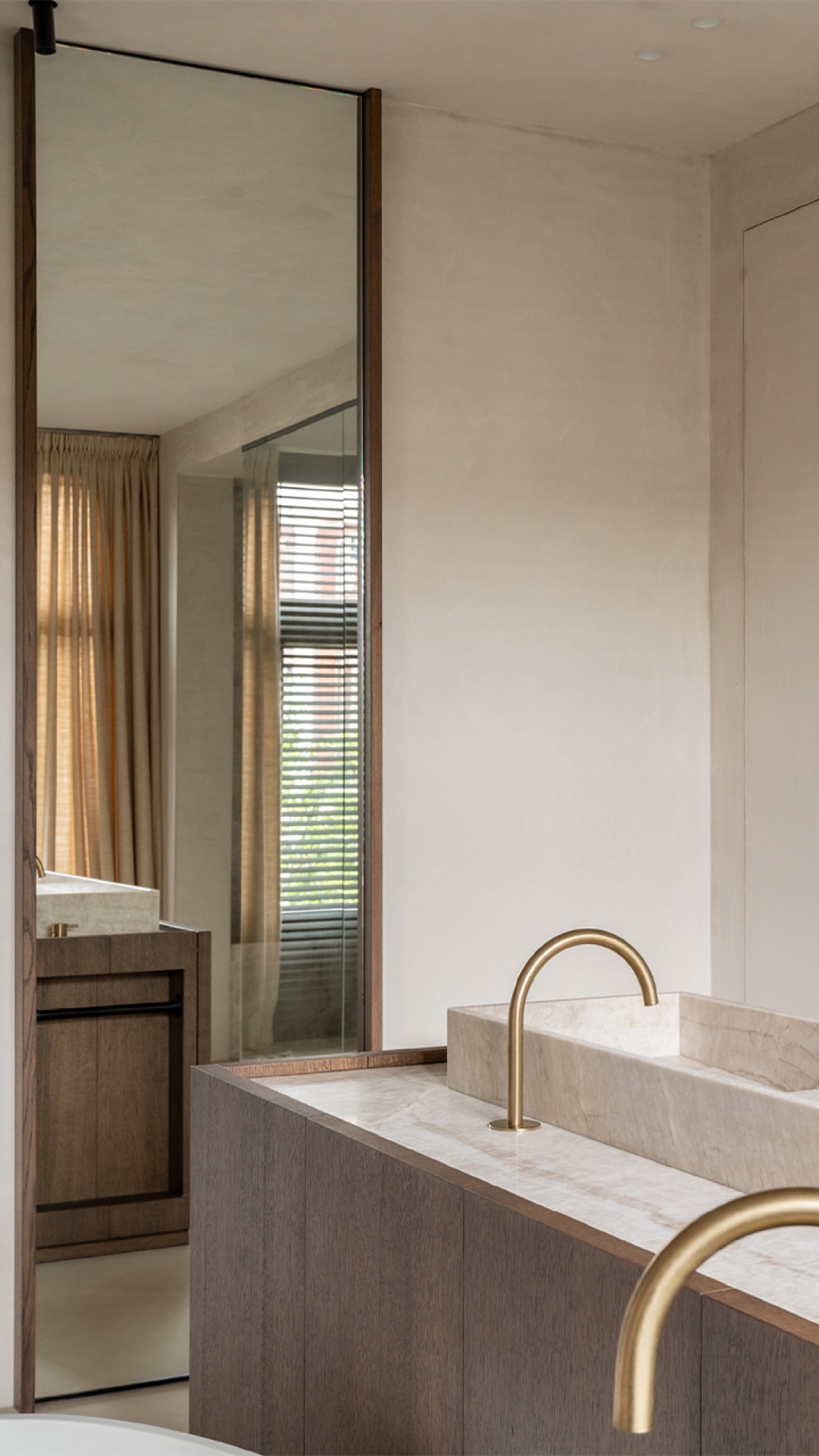 idee bagno di lusso: camera da letto con mobili in legno e lavabo in marmo, Luxury, Design, Exclusive, Modern, Custom Made, Special, Beautiful