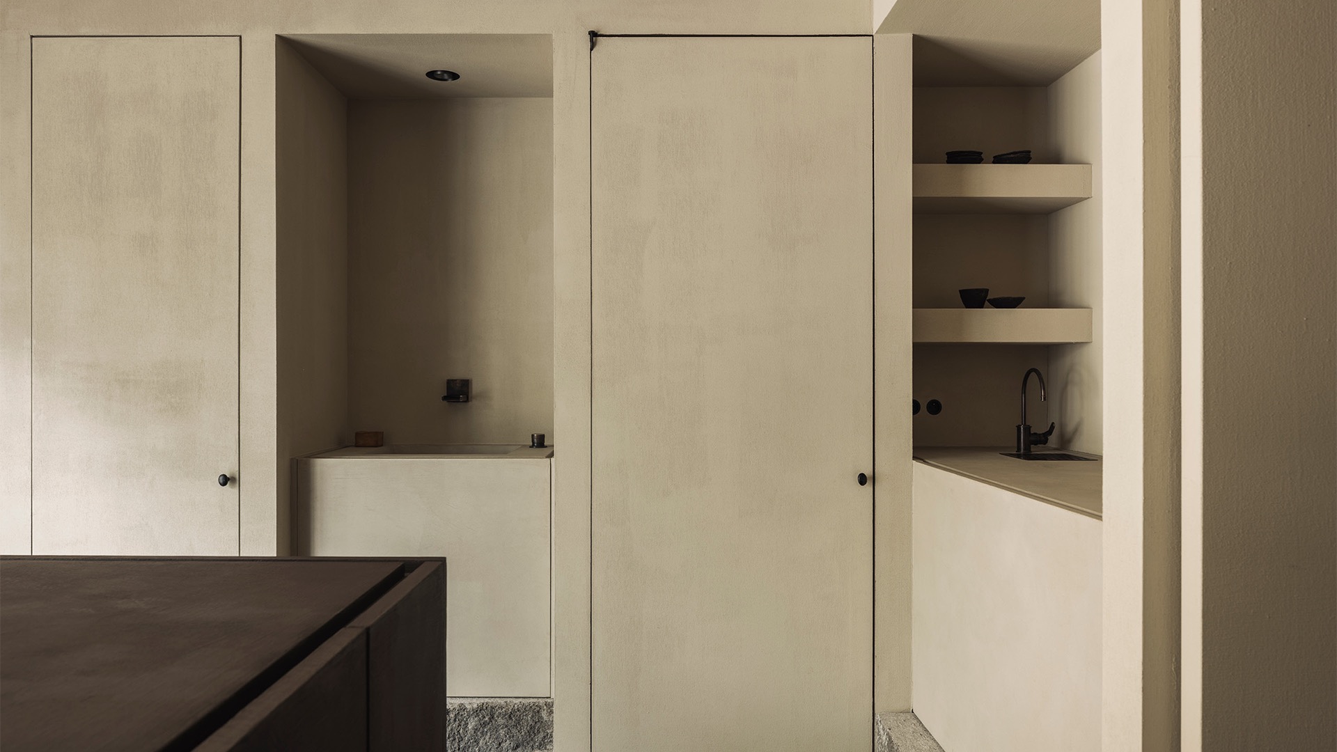 interni minimali: ufficio minimalista con armadio in legno integrato e colori naturali, Luxury, Design, Exclusive, Modern, Custom Made, Special, Beautiful