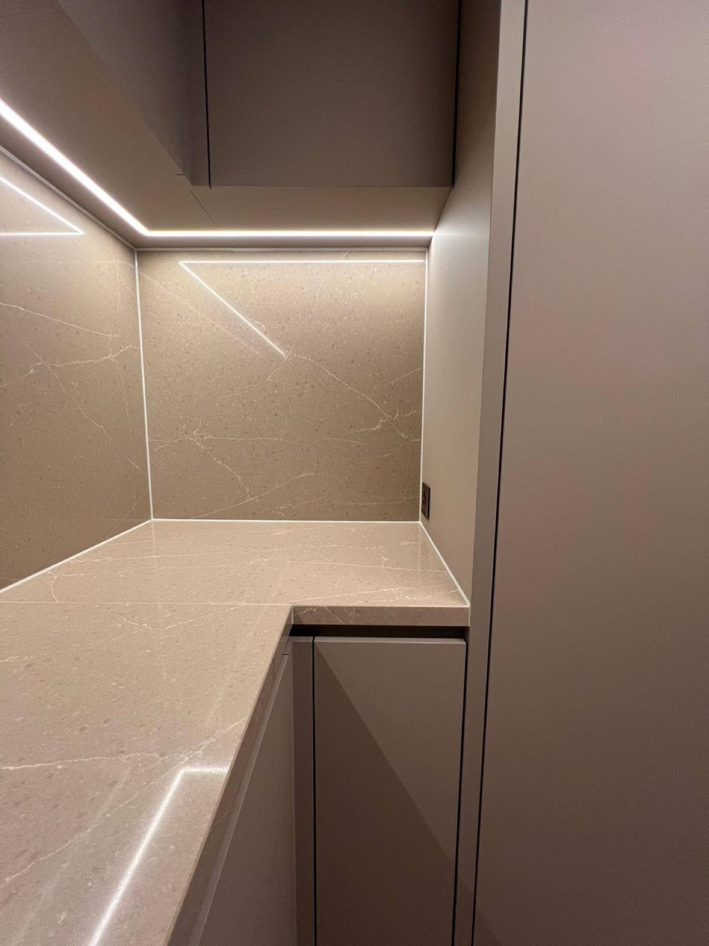 interno moderno: cucina di lusso con piano in marmo e armadi eleganti, Luxury, Design, Exclusive, Modern, Custom Made, Special, Beautiful