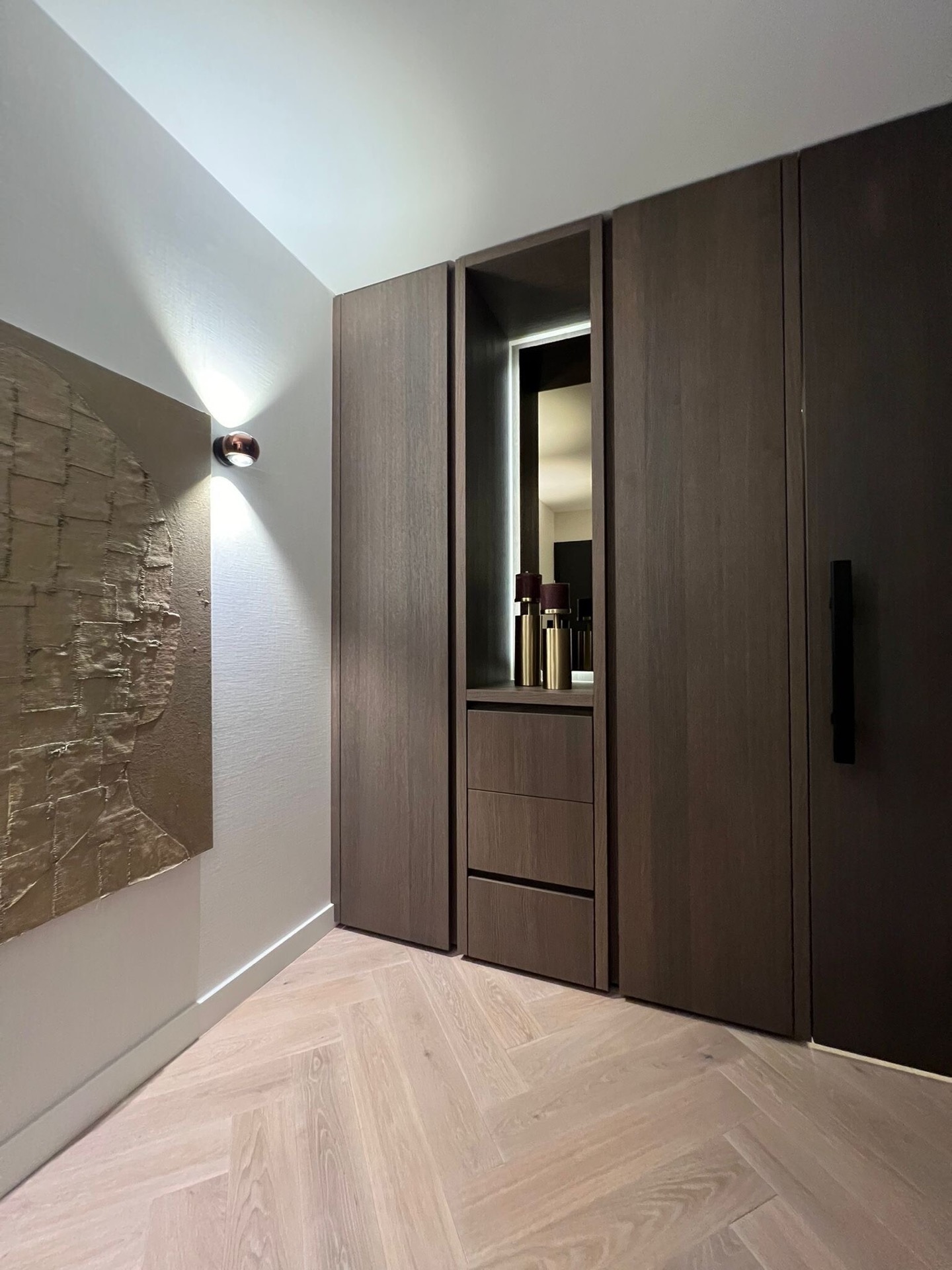 interno moderno: ufficio luminoso con grandi finestre e pavimento in legno., Luxury, Design, Exclusive, Modern, Custom Made, Special, Beautiful