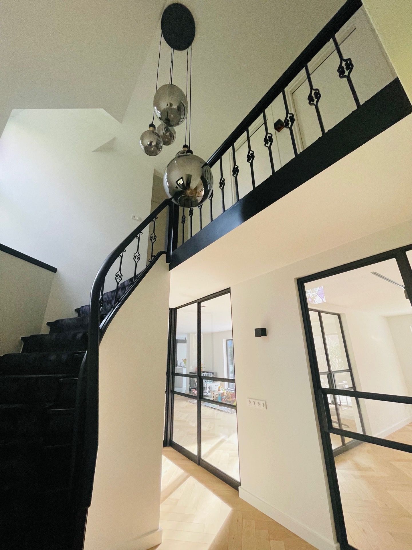 casa moderna: lampada da soffitto moderna con sfere metalliche, Luxury, Design, Exclusive, Modern, Custom Made, Special, Beautiful