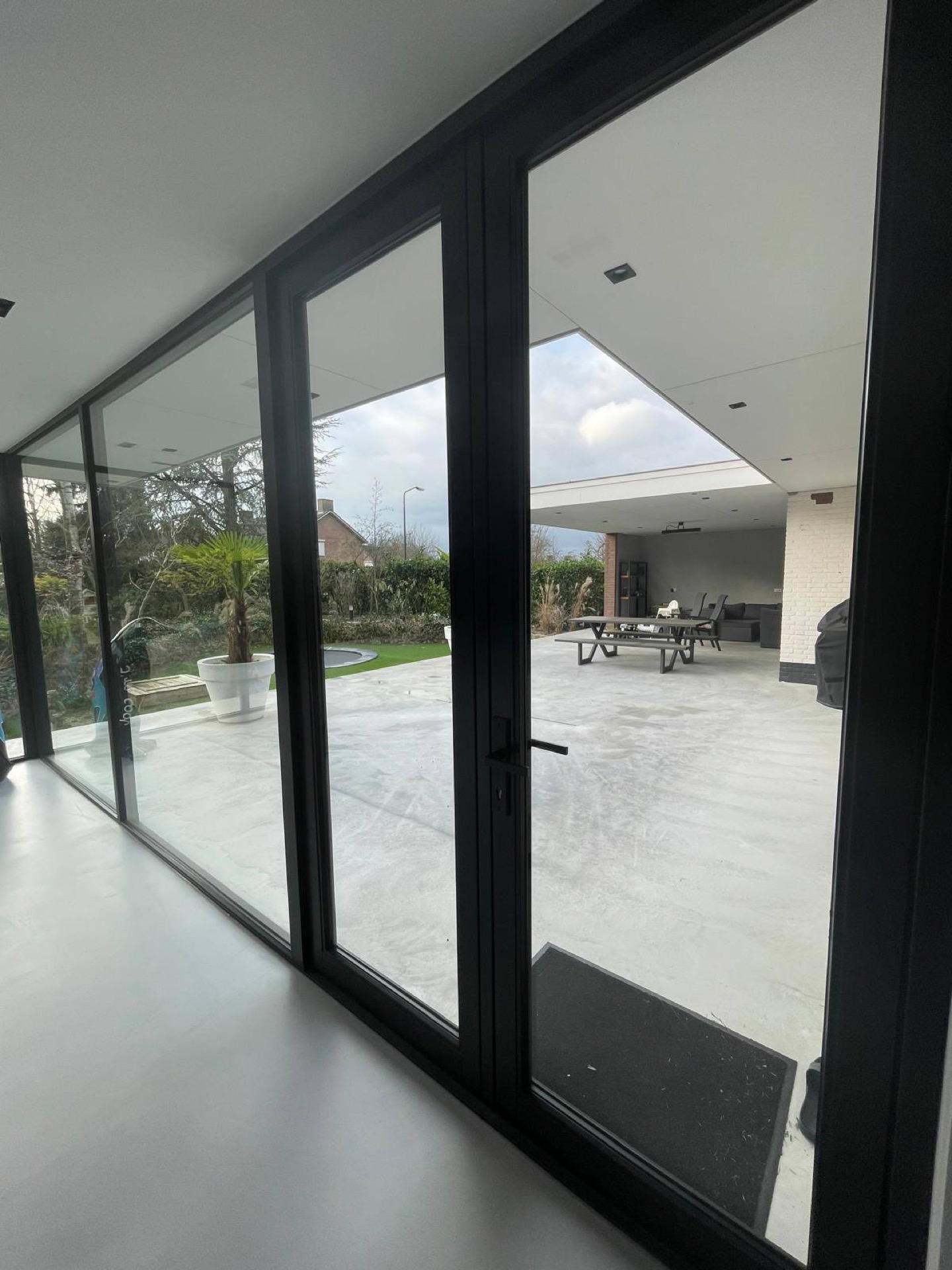 casa moderna: giardino accogliente con prato, giochi e alberi, Luxury, Design, Exclusive, Modern, Custom Made, Special, Beautiful