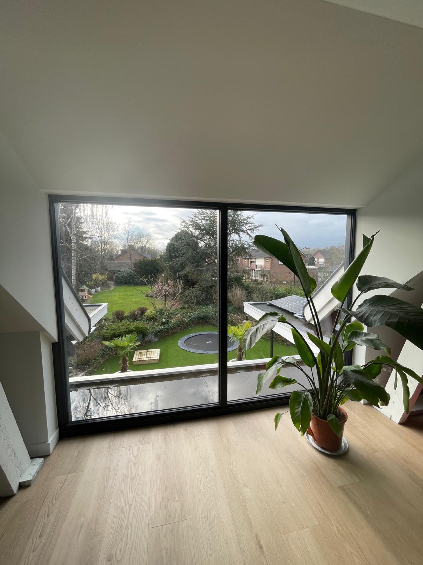 casa moderna: soggiorno luminoso con grandi finestre e vista sul giardino, Luxury, Design, Exclusive, Modern, Custom Made, Special, Beautiful