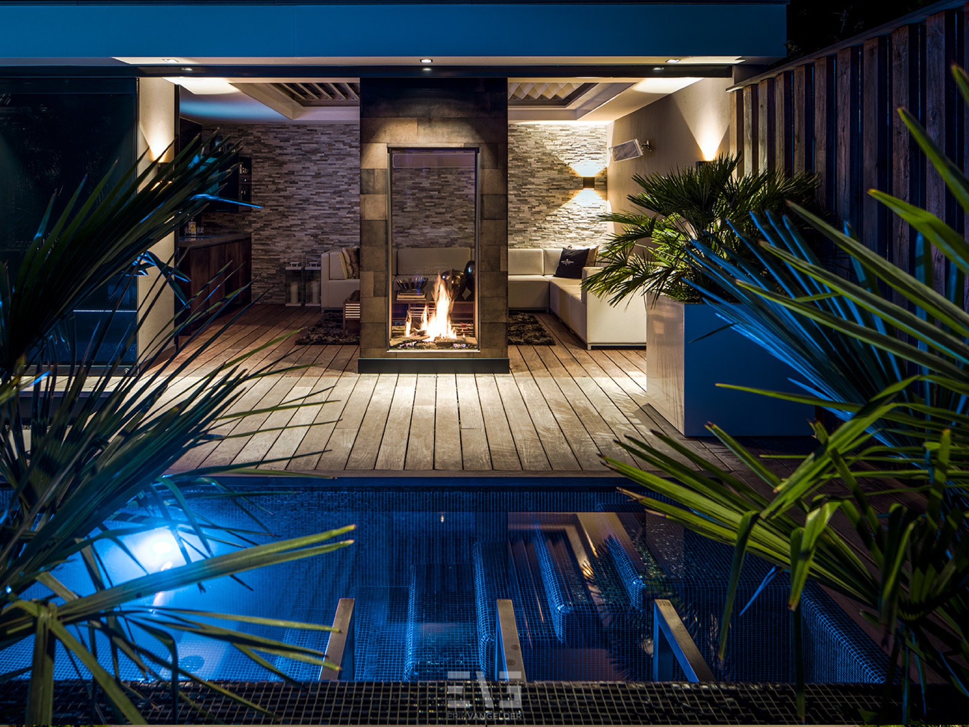 privacy giardino: soggiorno moderno con camino e atmosfera accogliente, Luxury, Design, Exclusive, Modern, Custom Made, Special, Beautiful