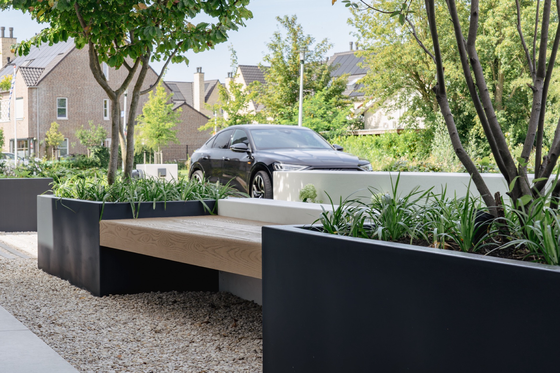 Giardino moderno con zona relax e camino di fuoco, circondato da piante e illuminazione., Luxury, Design, Exclusive, Modern, Custom Made, Special, Beautiful