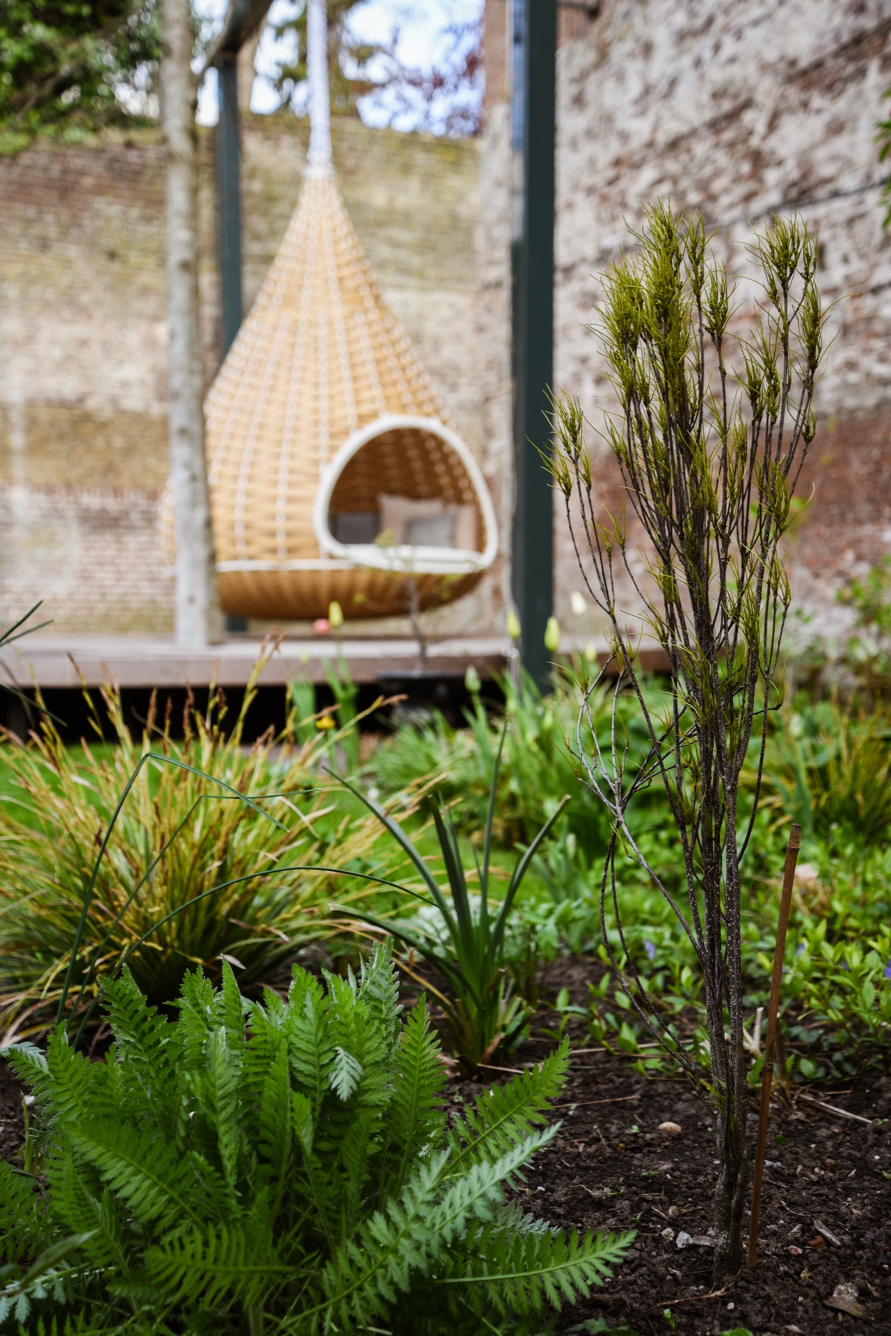 giardino urbano: sdraio sospeso in un giardino accogliente, Luxury, Design, Exclusive, Modern, Custom Made, Special, Beautiful