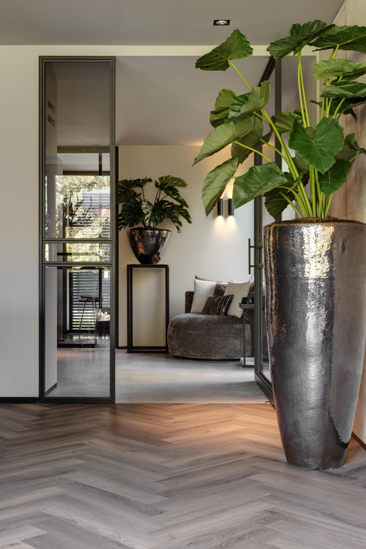 design casa di lusso: bagno moderno con vasca freestanding e piante per un aspetto di lusso, Luxe, Design, Exclusief, Modern, Maatwerk, Bijzondere, Mooie