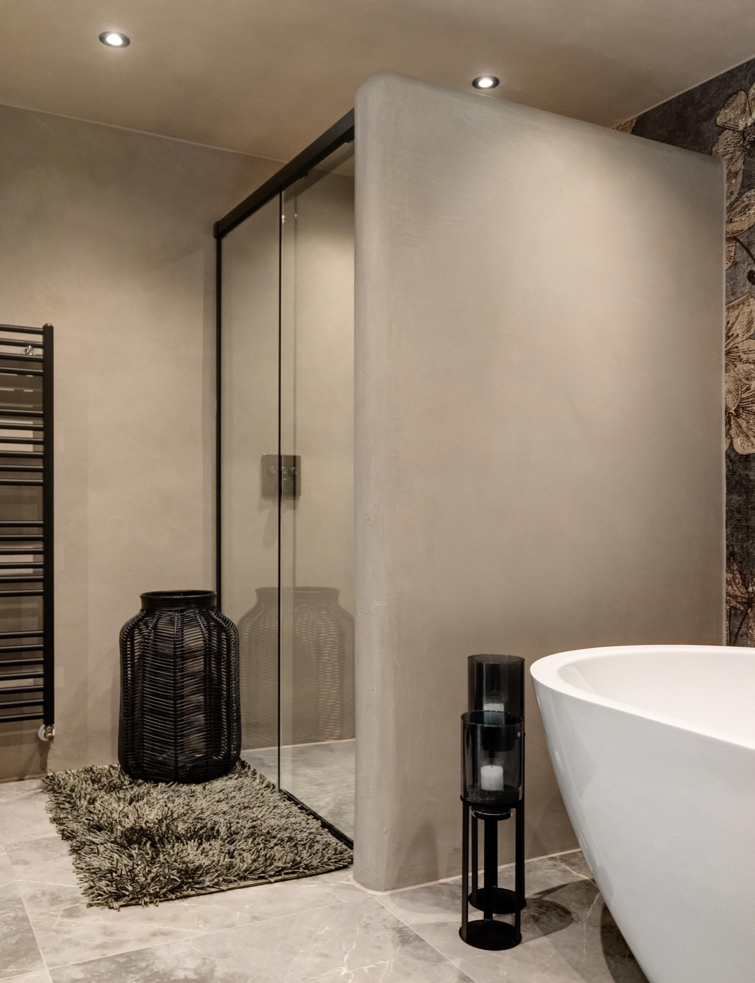 design casa di lusso: bagno moderno con porta doccia in vetro e vasca indipendente, Luxe, Design, Exclusief, Modern, Maatwerk, Bijzondere, Mooie