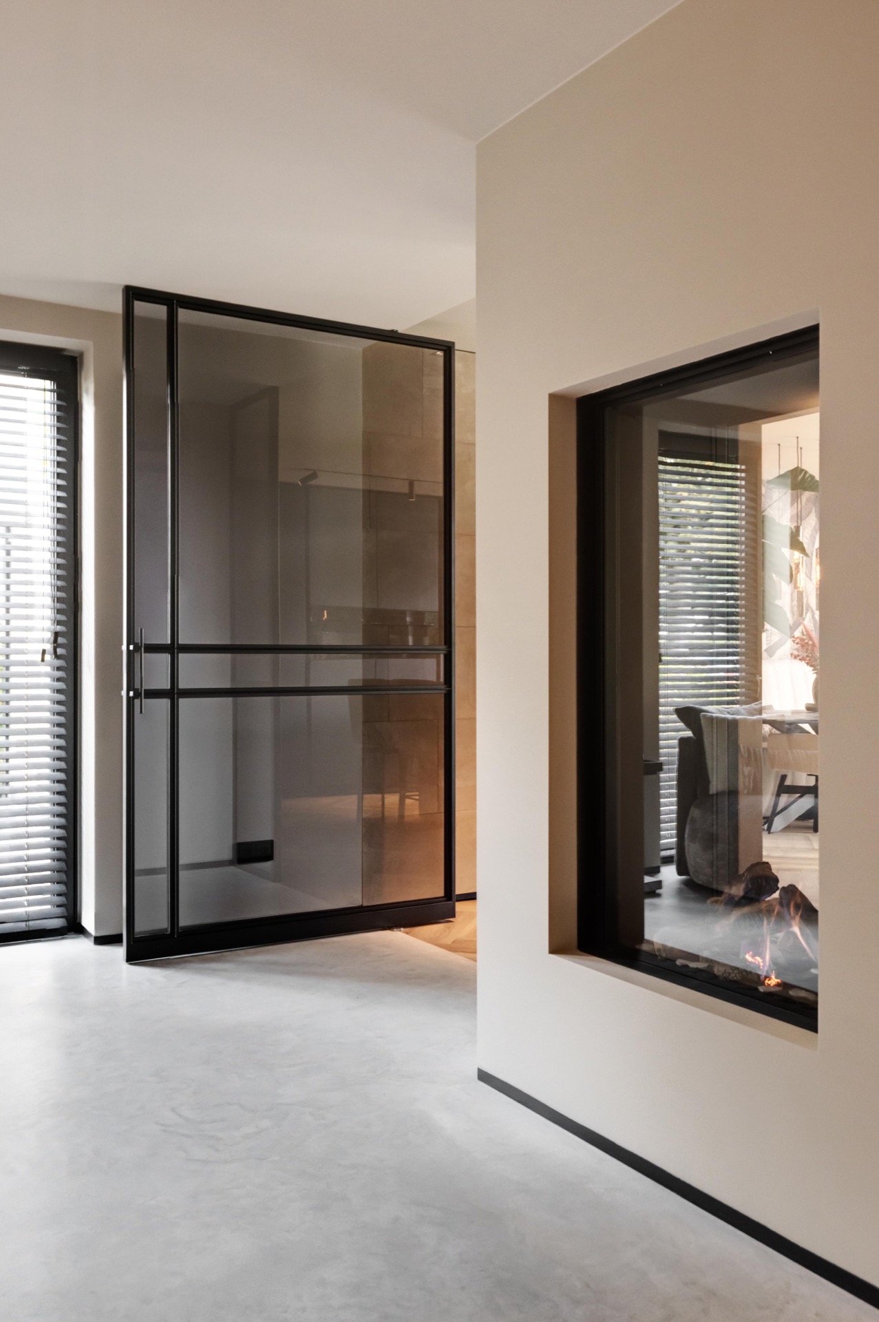 design casa di lusso: interno con porta in vetro e design moderno, Luxe, Design, Exclusief, Modern, Maatwerk, Bijzondere, Mooie