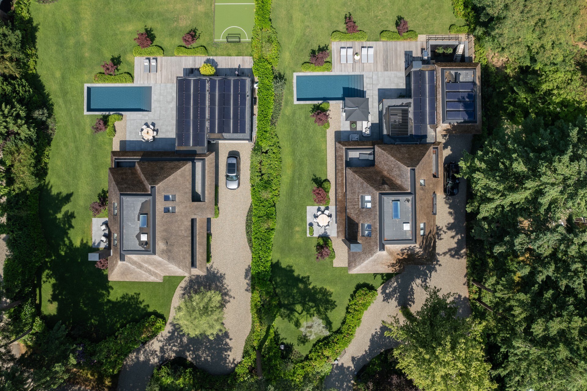 caratteristiche ecosostenibili: vista aerea di villa con giardino e piscina, circondata da alberi., Luxury, Design, Exclusive, Modern, Custom Made, Special, Beautiful