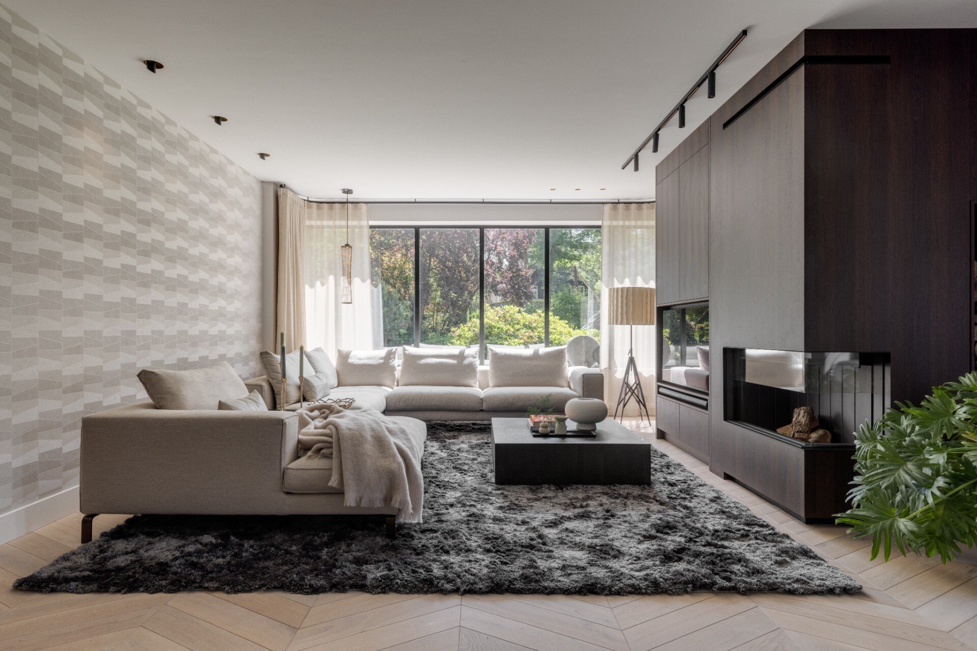 caratteristiche ecosostenibili: ufficio con spazio di lavoro e computer in interno moderno, Luxury, Design, Exclusive, Modern, Custom Made, Special, Beautiful