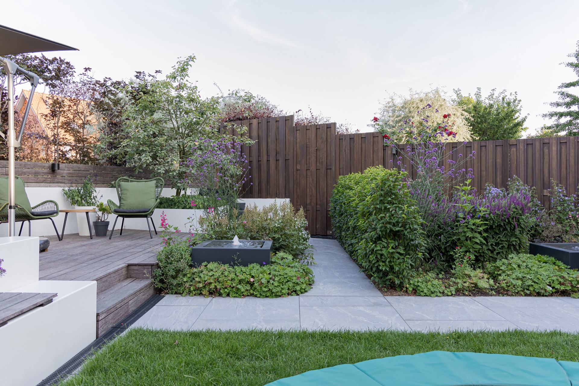idee giardino moderne: zona lounge con piante in giardino moderno, Luxury, Design, Exclusive, Modern, Custom Made, Special, Beautiful
