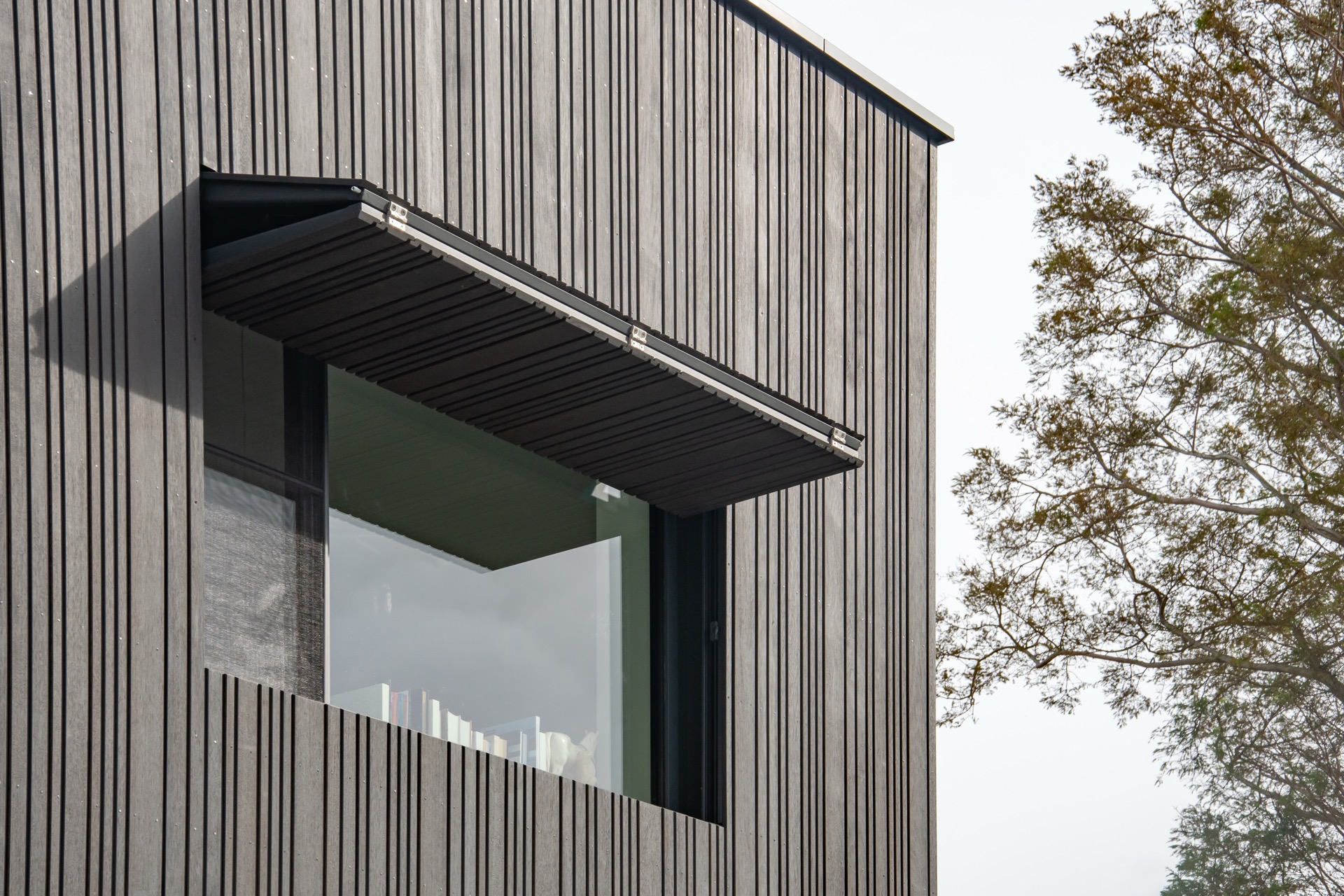 rivestimento facciata: facciata moderna con tende a scomparsa e rivestimento in legno, Luxury, Design, Exclusive, Modern, Custom Made, Special, Beautiful