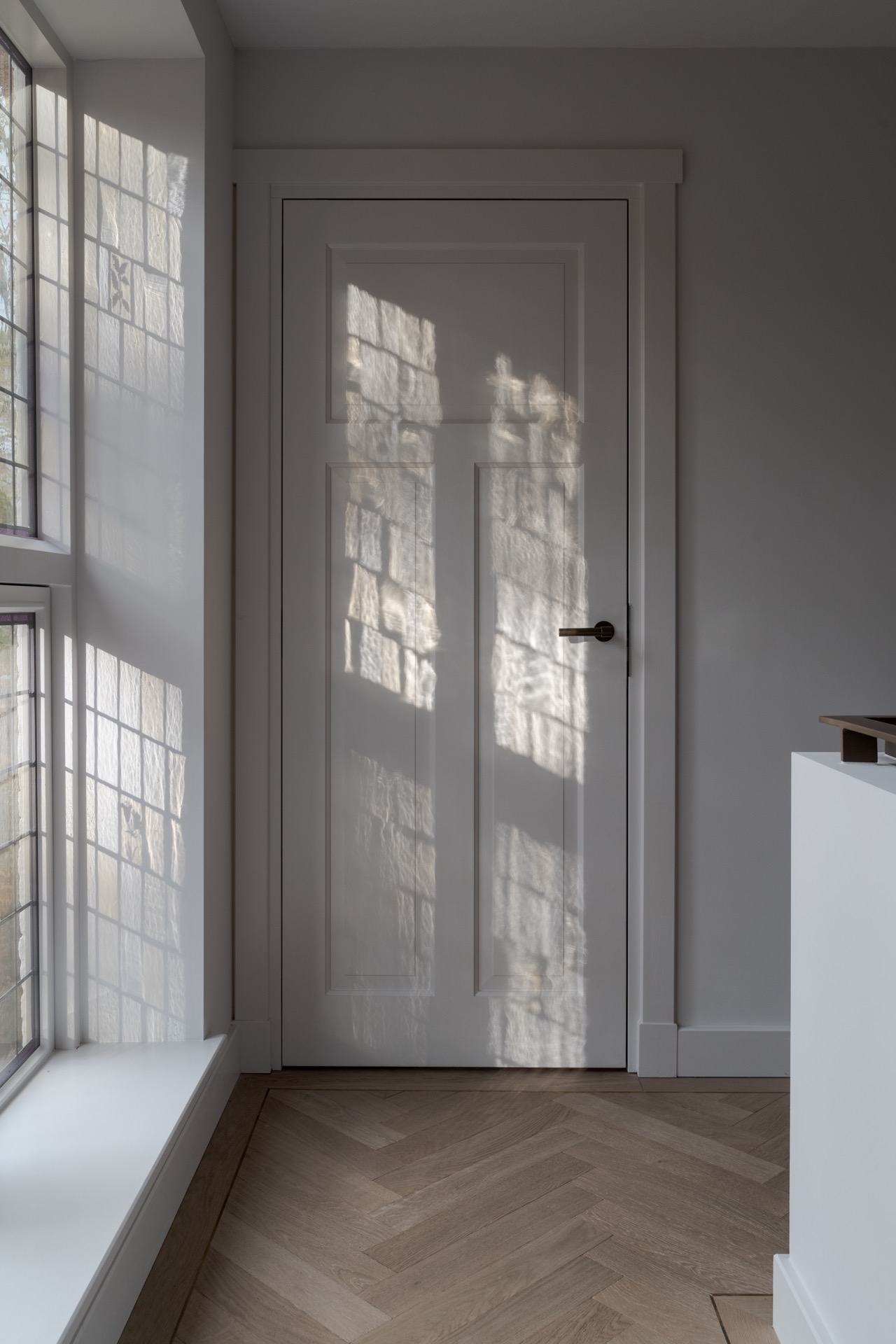 interno moderno: bagno moderno con vasca free-standing e persiane orizzontali, Luxury, Design, Exclusive, Modern, Custom Made, Special, Beautiful