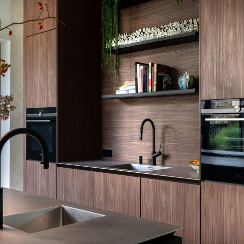 De bijzondere uitstraling van een houten keuken