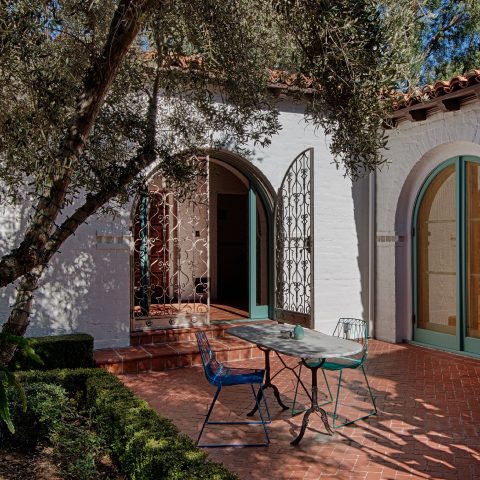 OJAI IN THE PINK