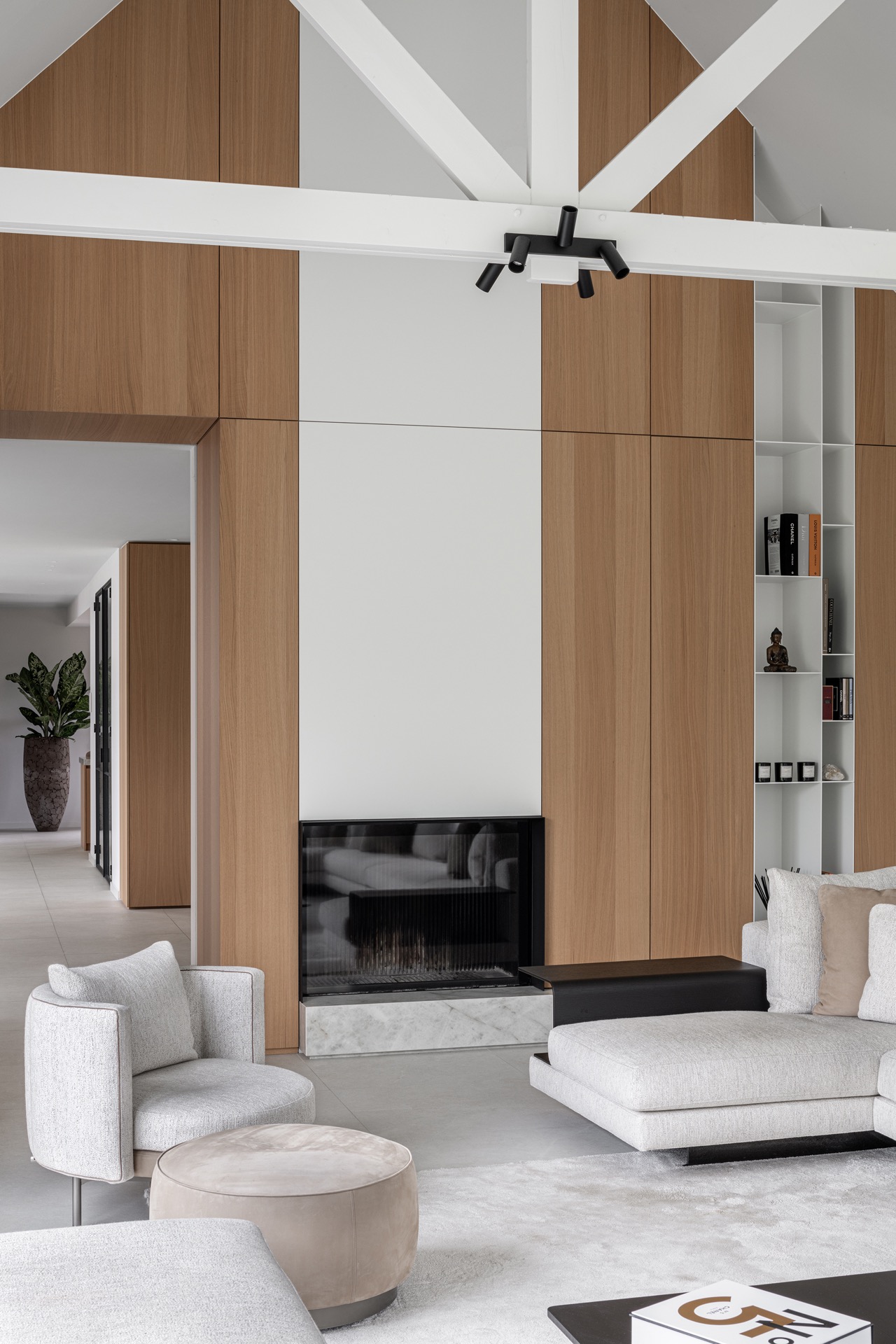 ristrutturazione casa: facciata in legno con camino integrato e arredamento minimalista, Luxury, Design, Exclusive, Modern, Custom Made, Special, Beautiful