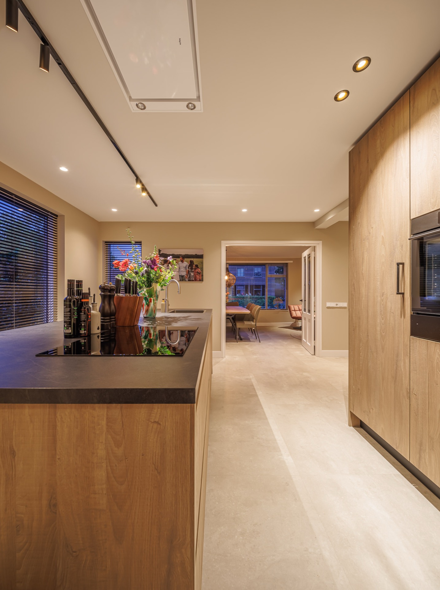 illuminazione interna: illuminazione moderna a soffitto e parete nel soggiorno, Luxury, Design, Exclusive, Modern, Custom Made, Special, Beautiful